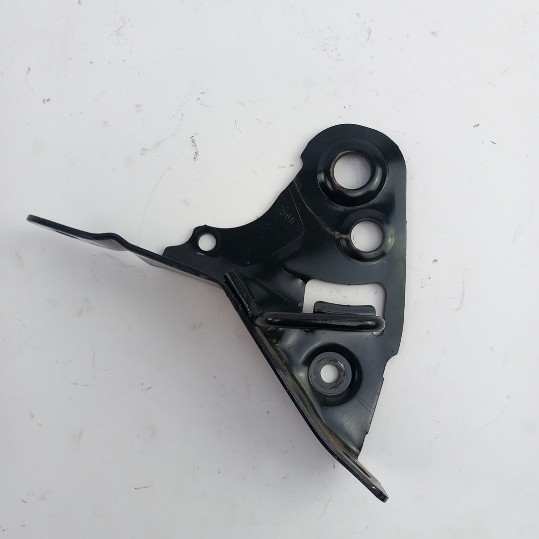 Конзола скоба задна дясна облегалка ISOFIX Opel Astra H 1,8 GTC хечбек