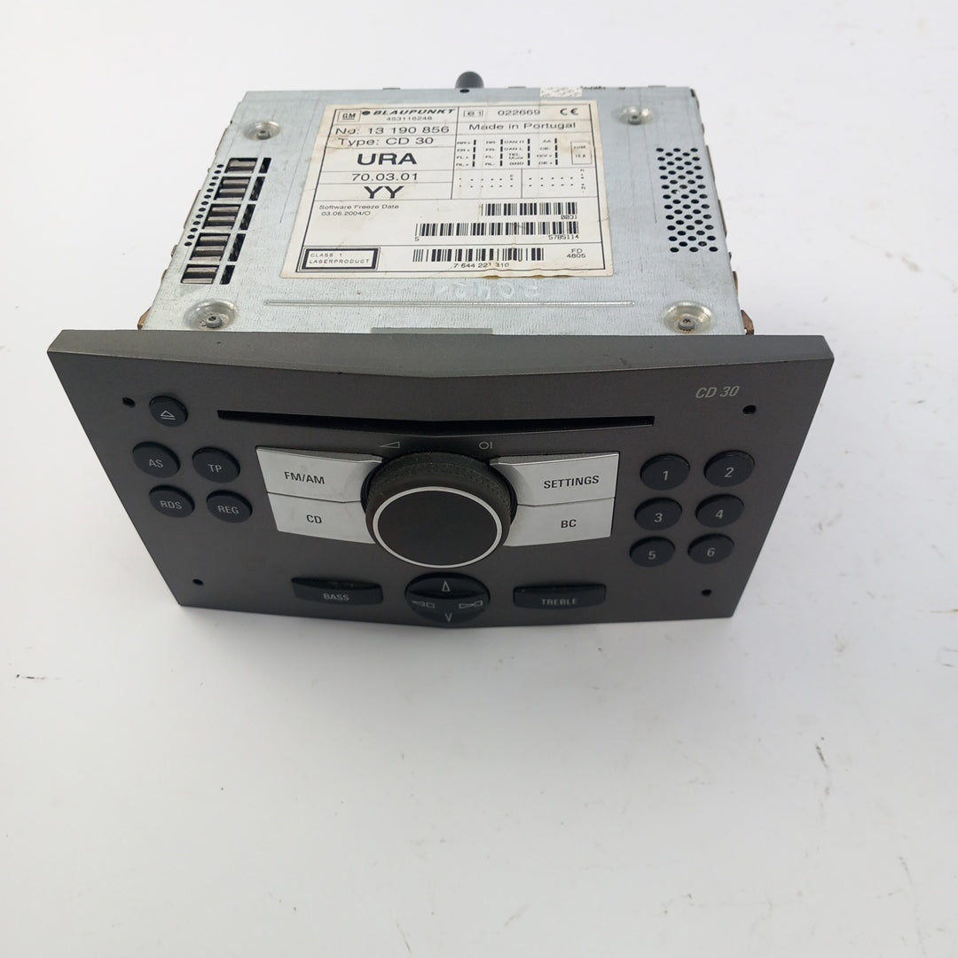 Радио CD 30 Blaupunkt черно Opel Astra H