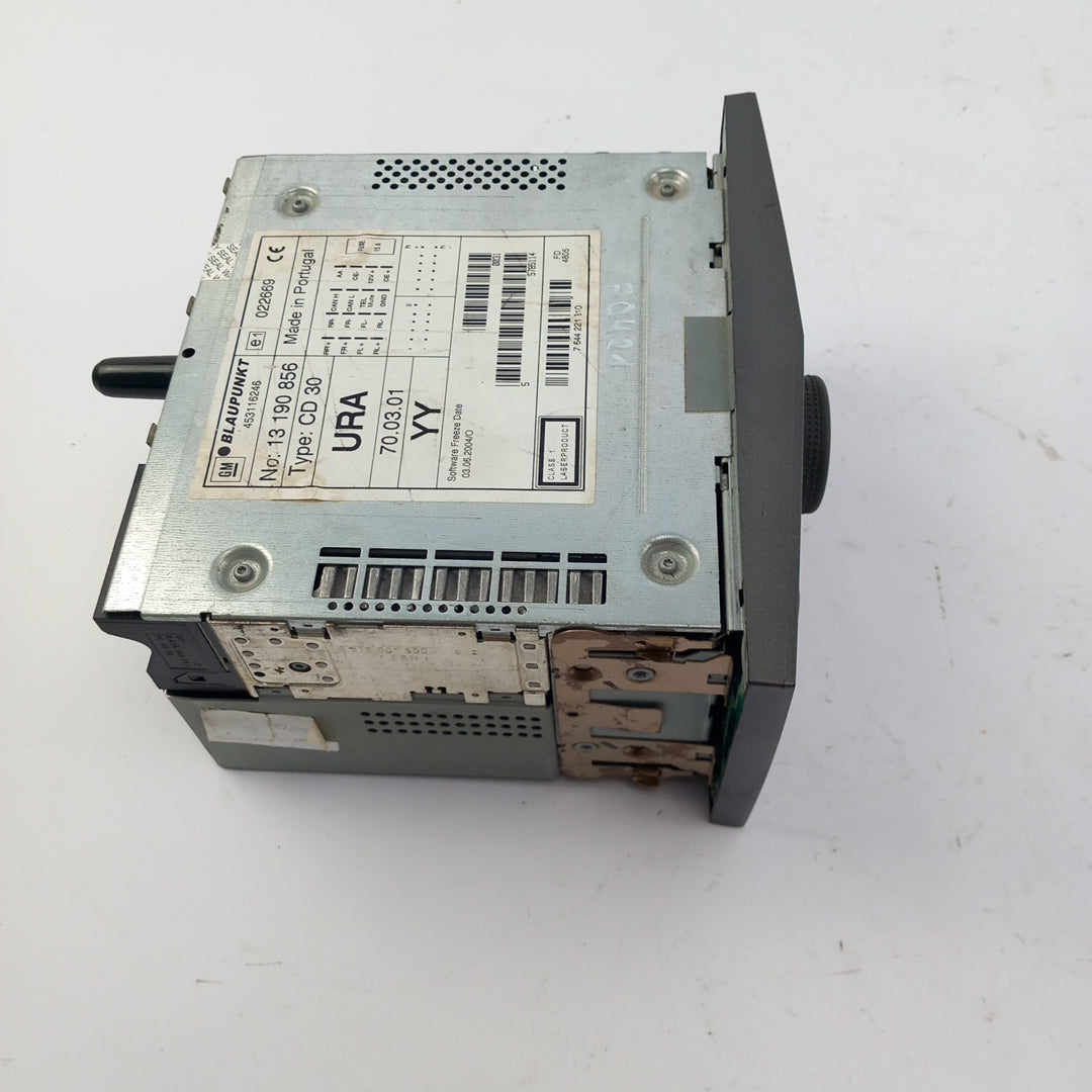 Радио CD 30 Blaupunkt черно Opel Astra H
