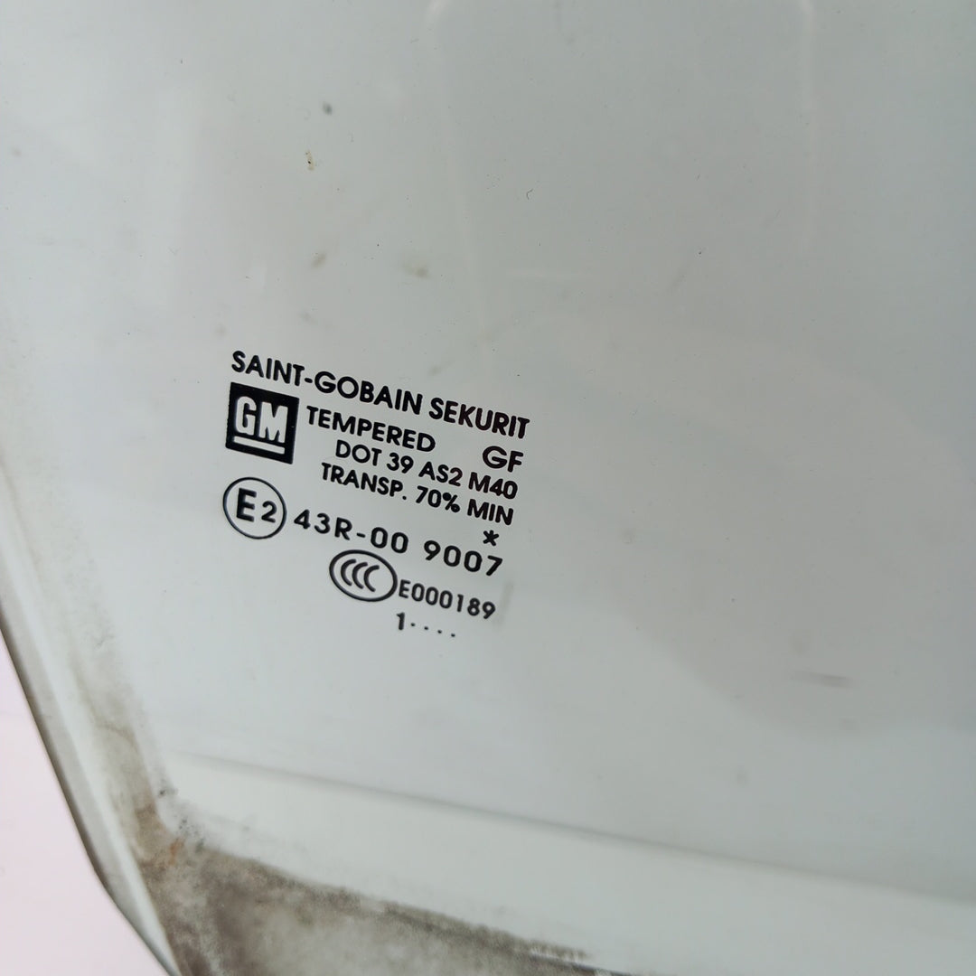 Стъкло предно дясна врата Opel Corsa D 3 врати