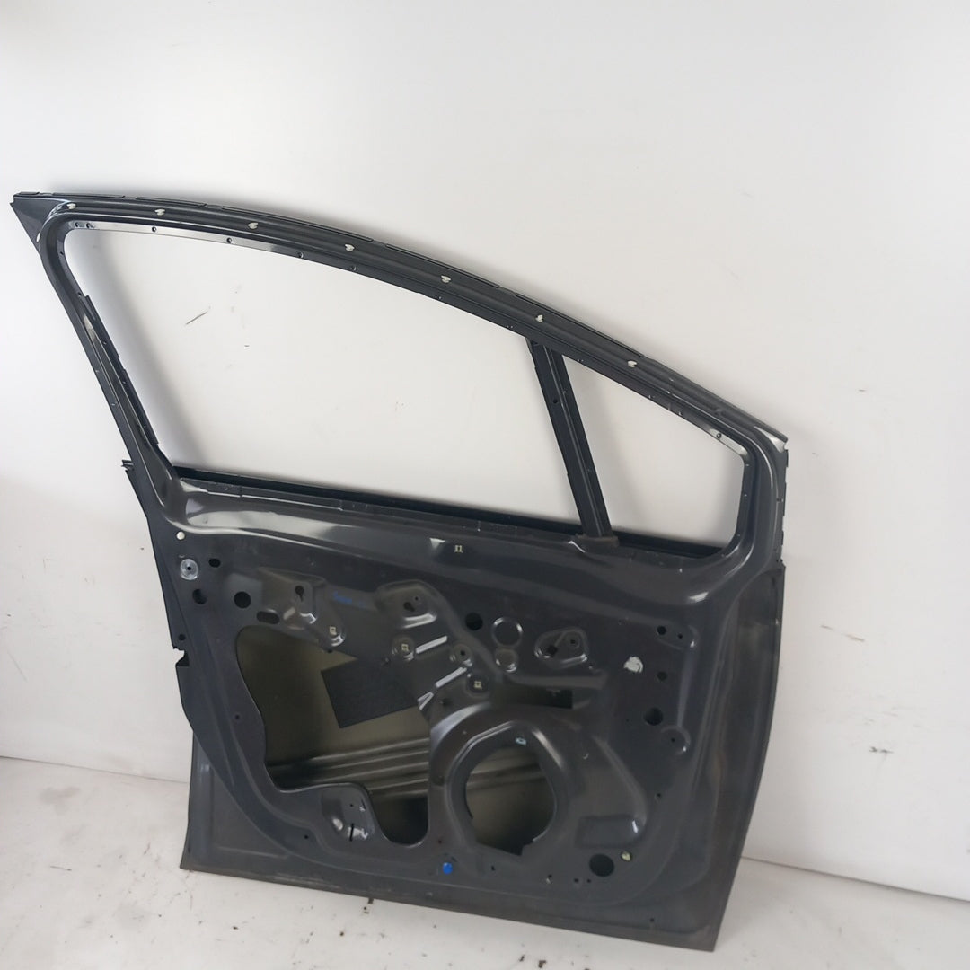 Врата предна лява Z177 Karbongrau Opel Meriva B