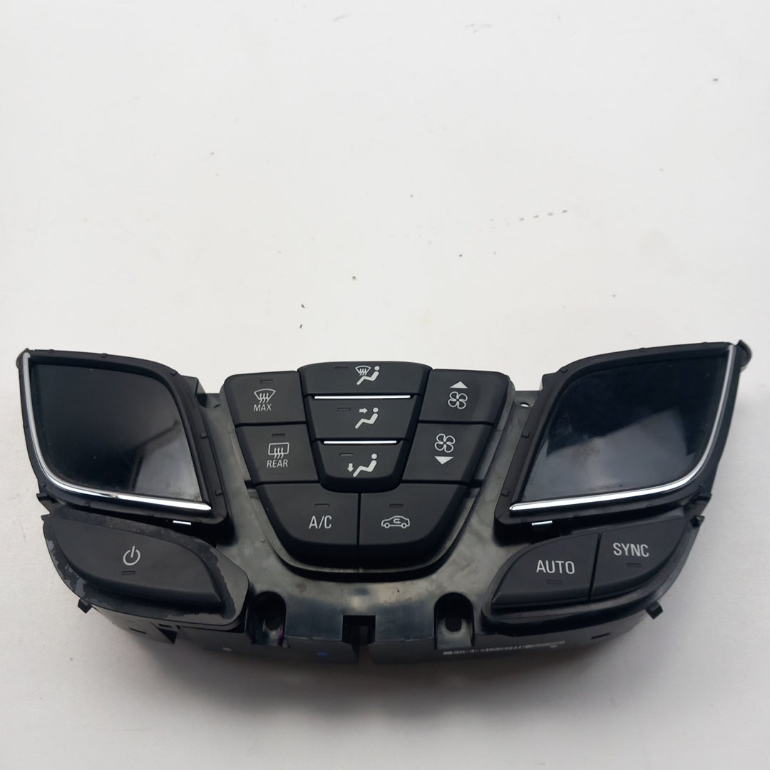 Управление климатик занулено за отопляемите седалки Opel Insignia A