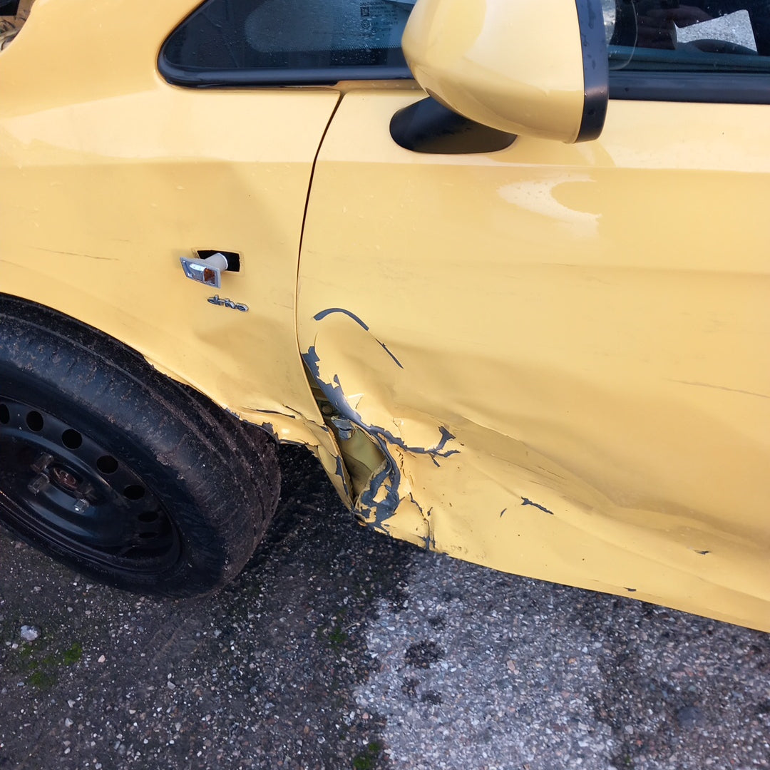Opel Corsa E yellow 1,4 turbo 101 кс B14NEJ 2015 г./ X1501 снимки