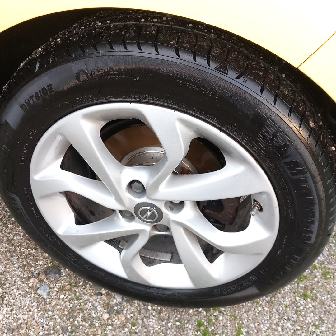 Opel Corsa E yellow 1,4 turbo 101 кс B14NEJ 2015 г./ X1501 снимки