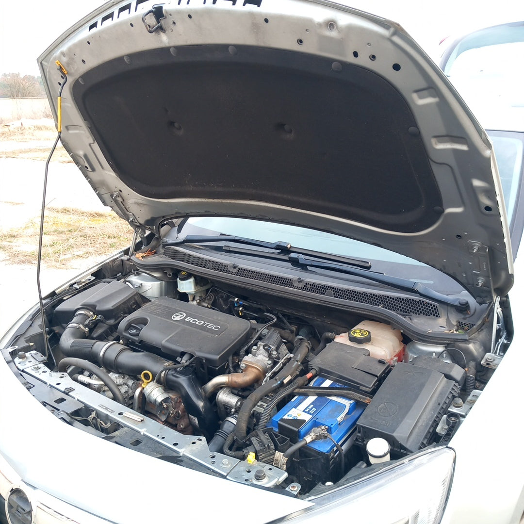 Opel Astra J 5-door 1,7 CDTI A17DTR Silver 2012 снимки/ P1014