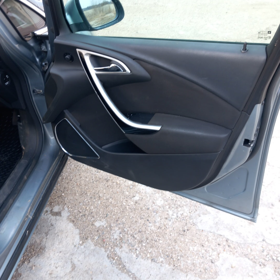 Opel Astra J 5-door 1,7 CDTI A17DTR Silver 2012 снимки/ P1014