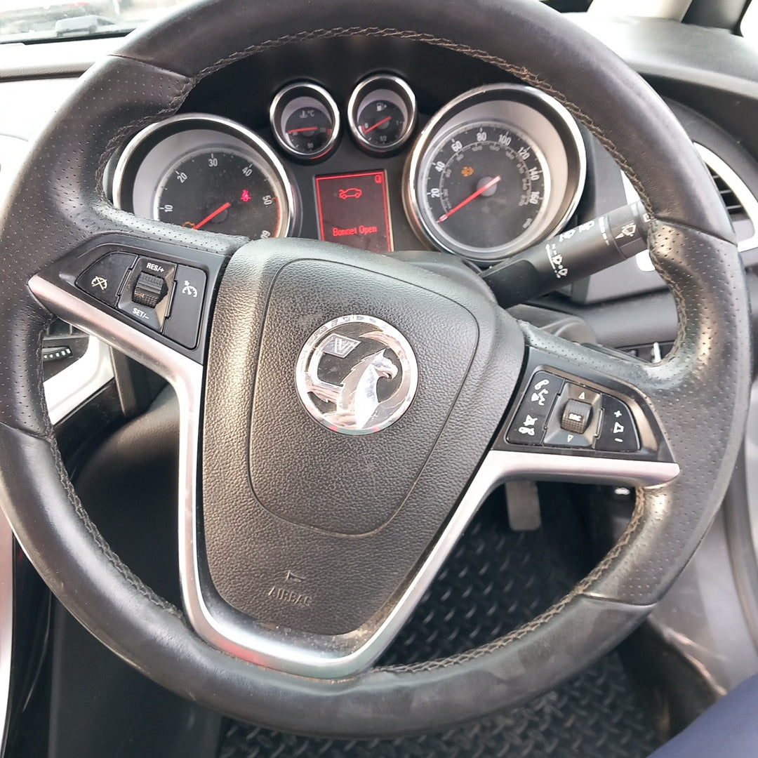 Opel Astra J 5-door 1,7 CDTI A17DTR Silver 2012 снимки/ P1014