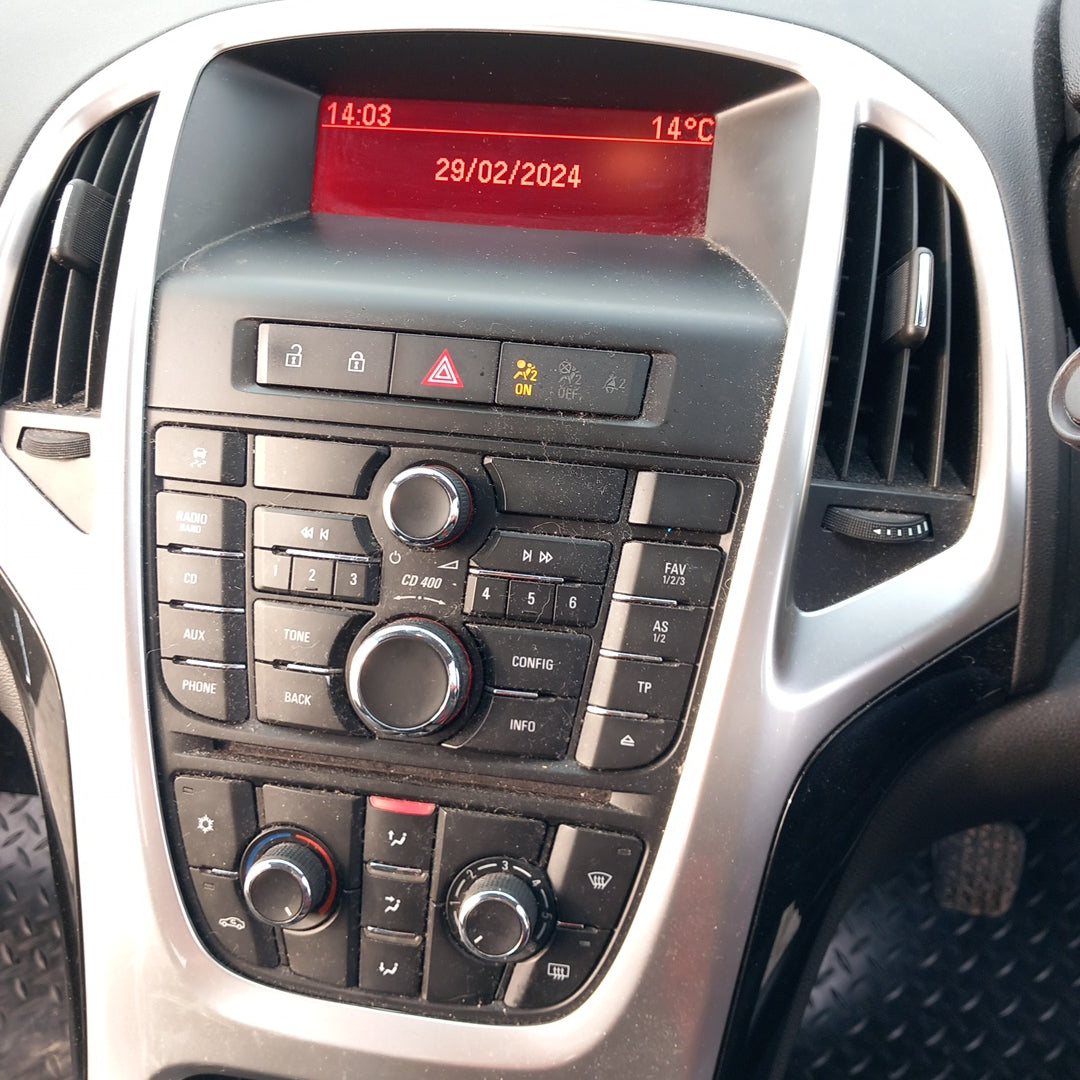 Opel Astra J 5-door 1,7 CDTI A17DTR Silver 2012 снимки/ P1014