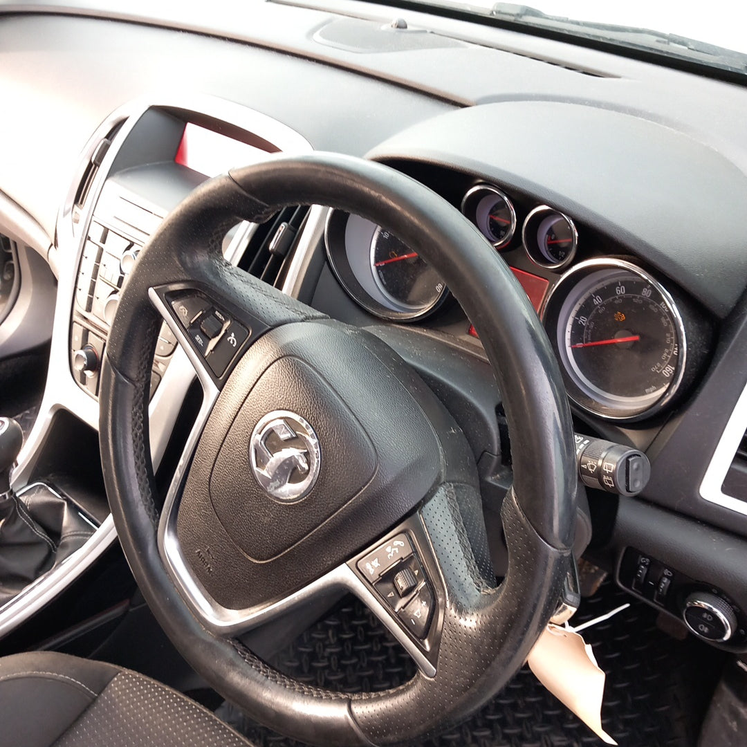 Opel Astra J 5-door 1,7 CDTI A17DTR Silver 2012 снимки/ P1014