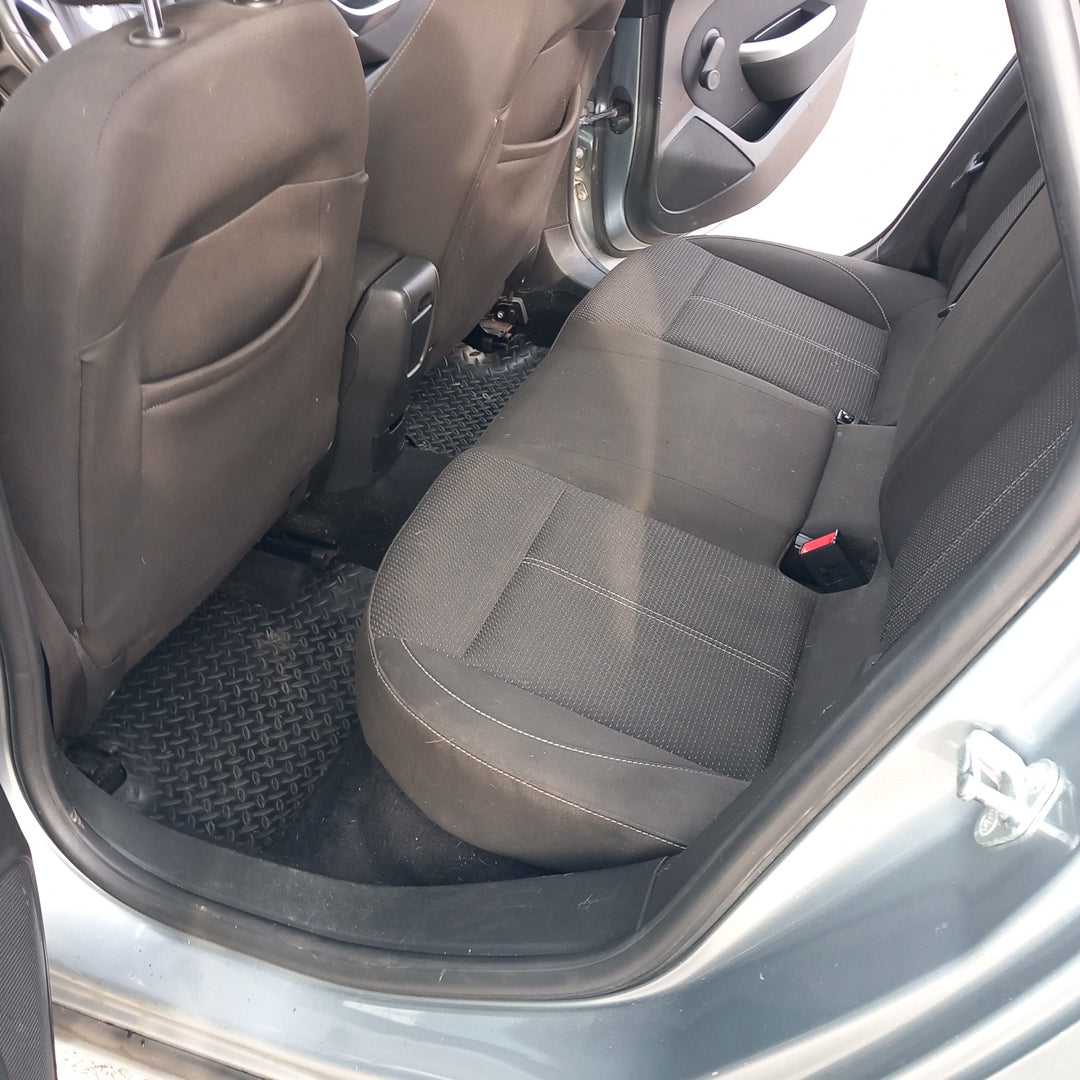Opel Astra J 5-door 1,7 CDTI A17DTR Silver 2012 снимки/ P1014