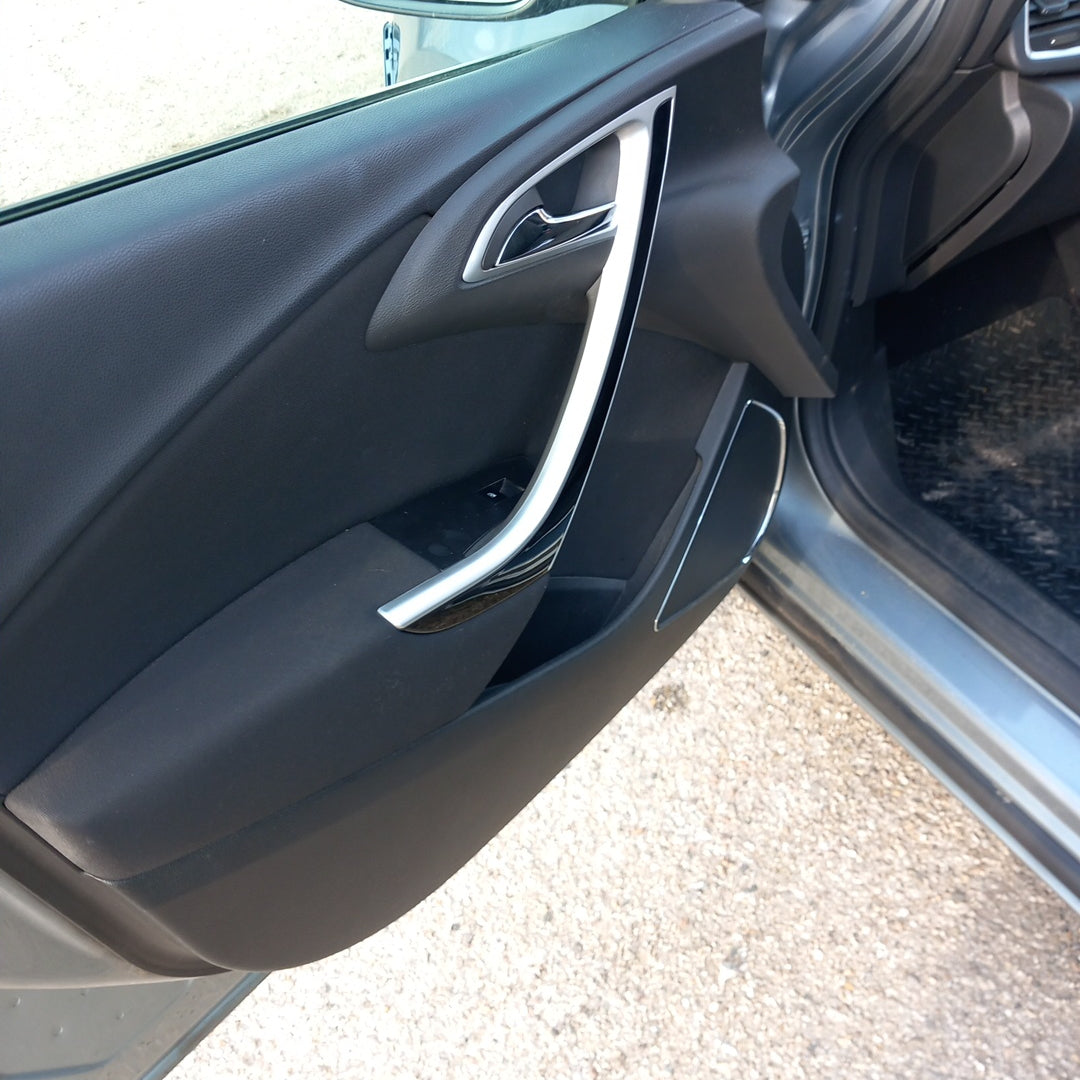 Opel Astra J 5-door 1,7 CDTI A17DTR Silver 2012 снимки/ P1014