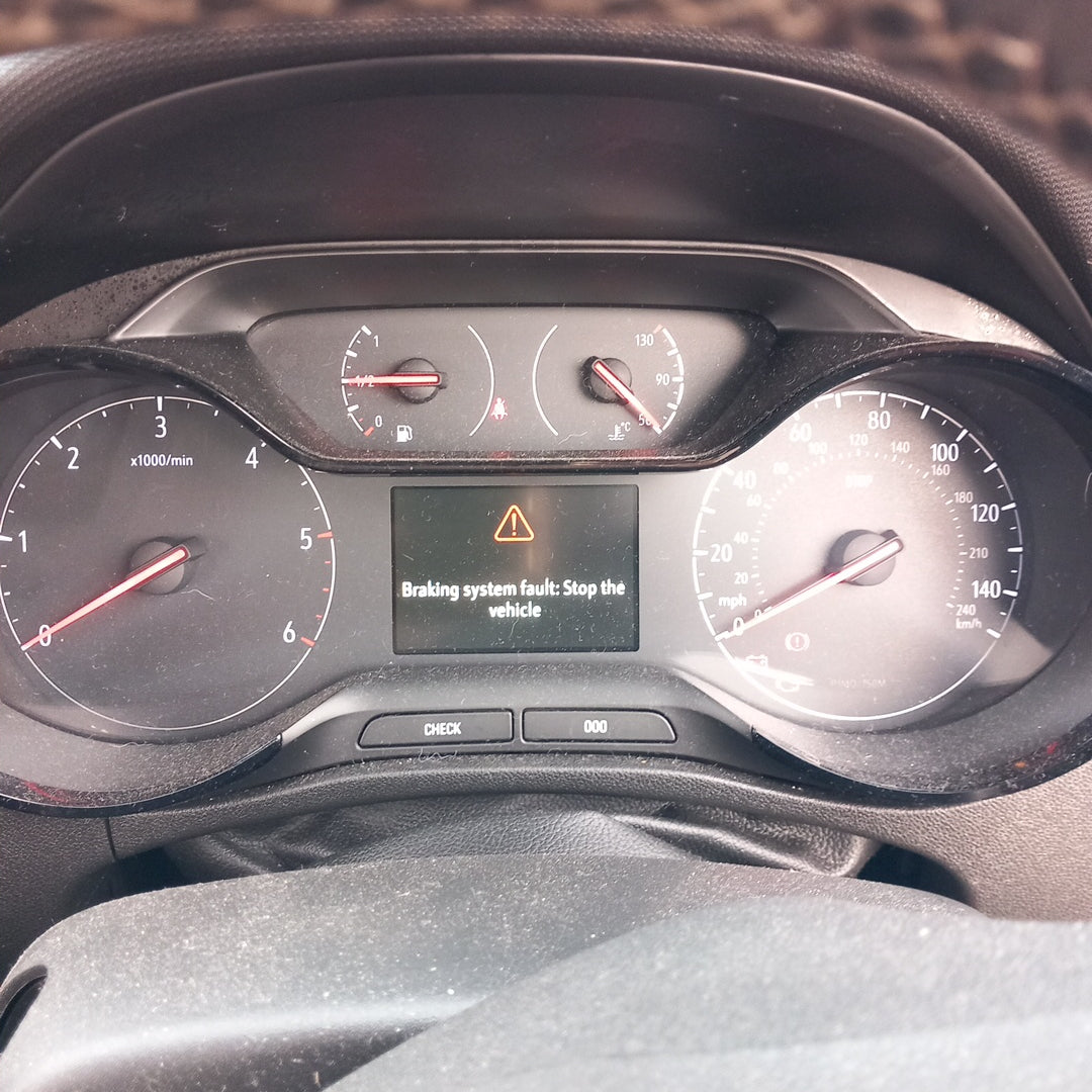 Opel Crossland X 1,6 CDTI B16DT 2017 снимки / P1701