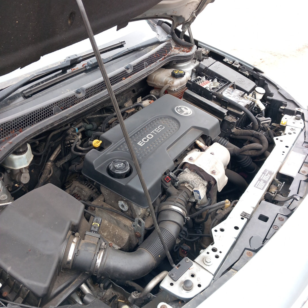 Opel Astra J 5-door 1,3 CDTI A13DTE Silver 2010 снимки / P1013