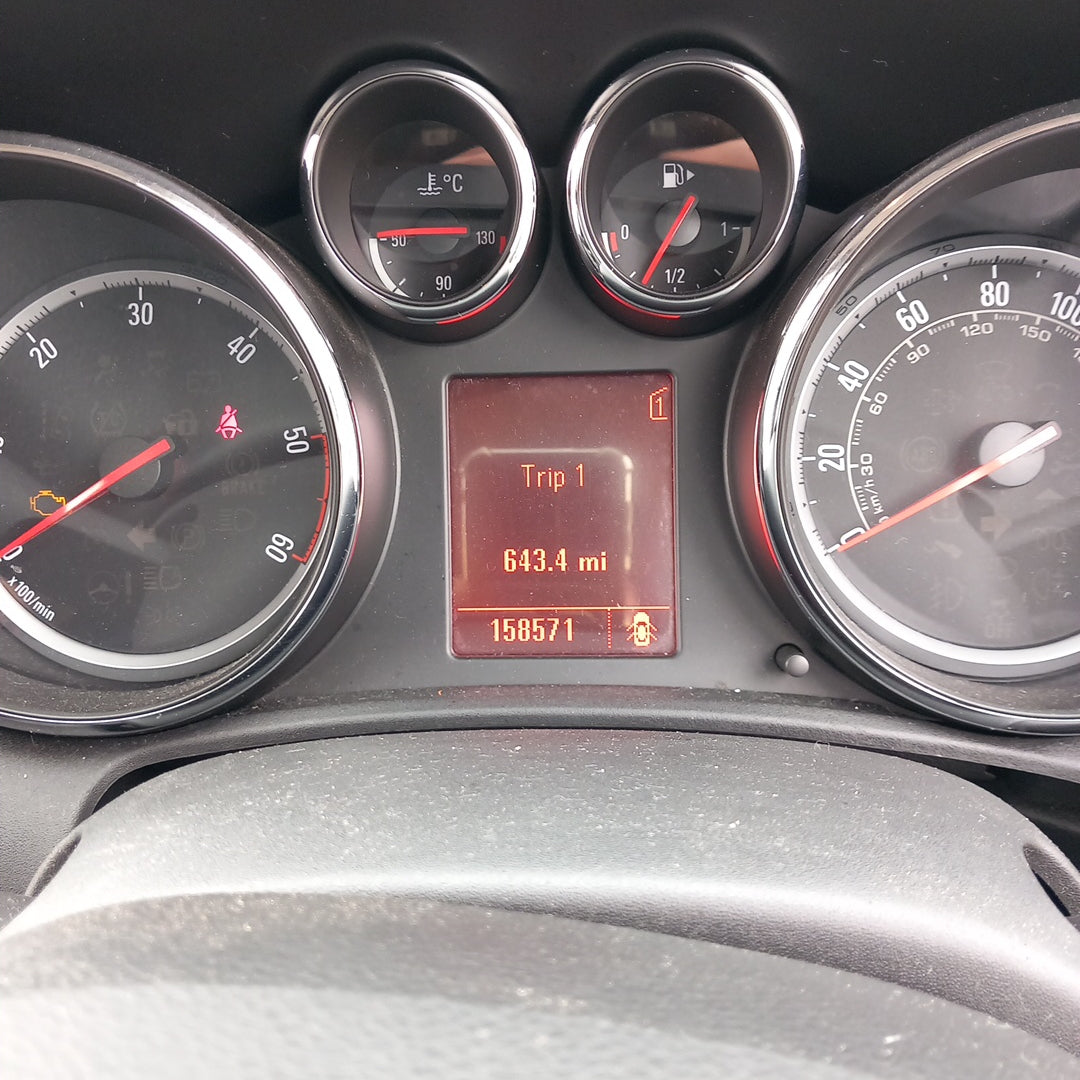 Opel Astra J 5-door 1,3 CDTI A13DTE Silver 2010 снимки / P1013