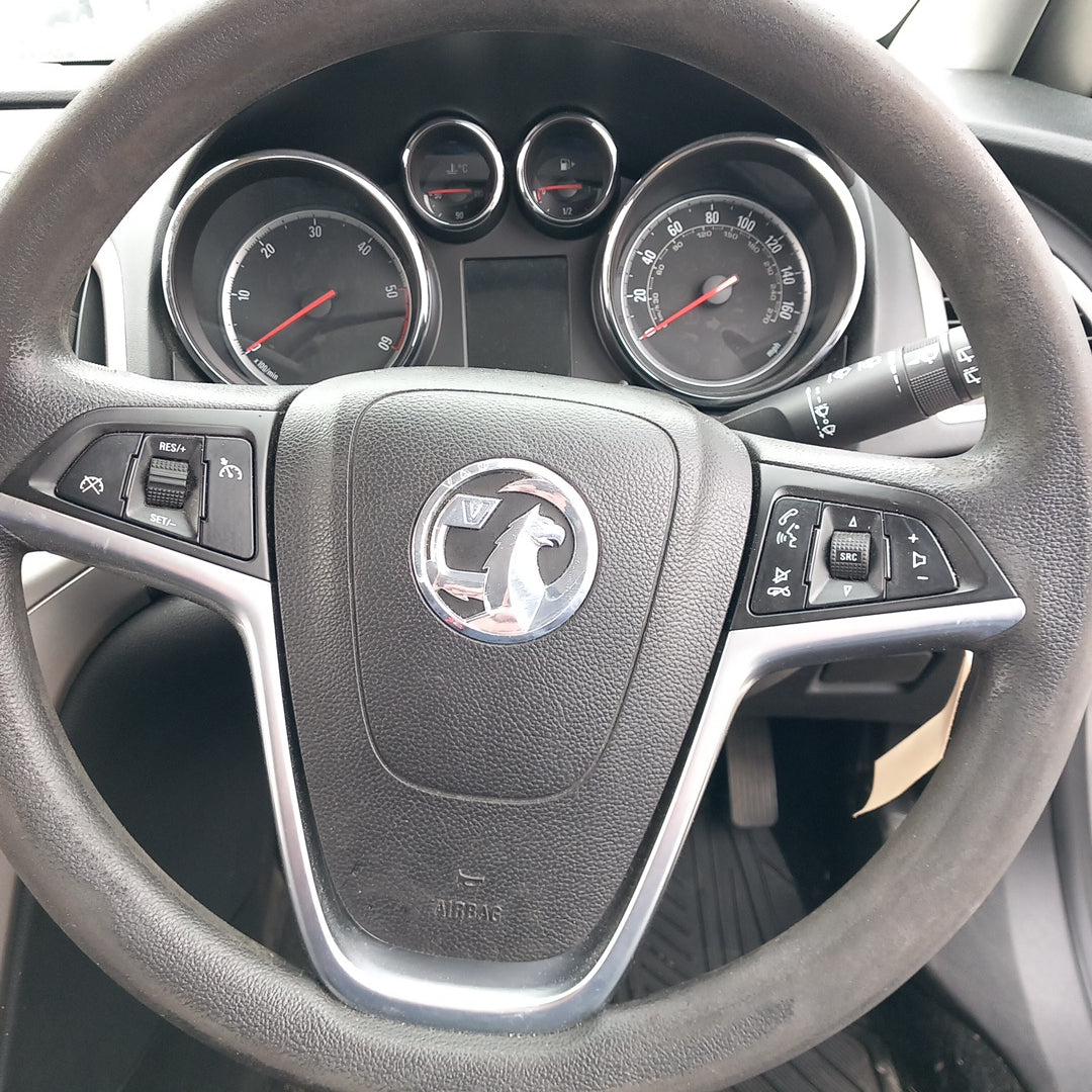Opel Astra J 5-door 1,3 CDTI A13DTE Silver 2010 снимки / P1013