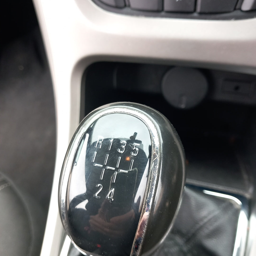 Opel Astra J 5-door 1,3 CDTI A13DTE Silver 2010 снимки / P1013