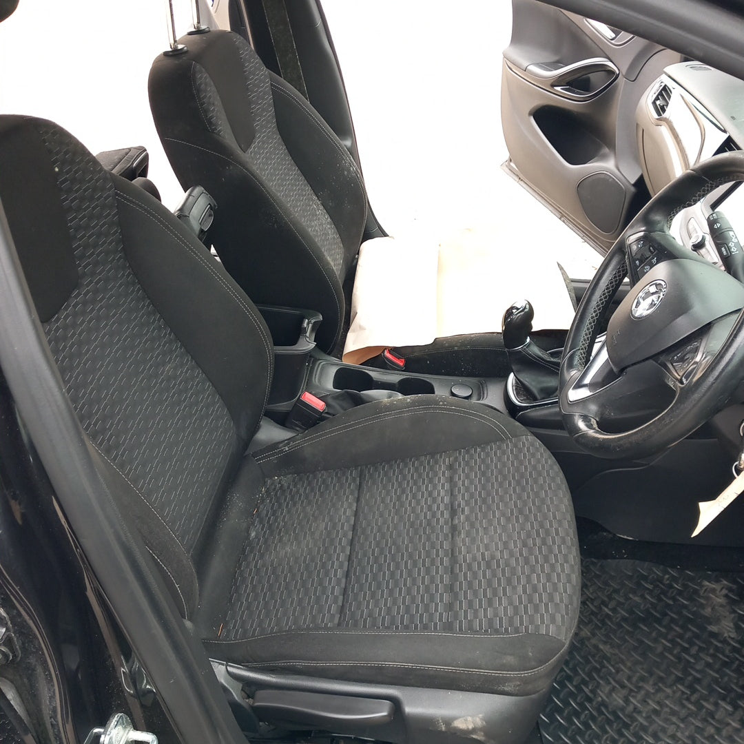 Opel Astra K 5-door 1,4 Turbo B14XFT 2015 снимки/ B1601