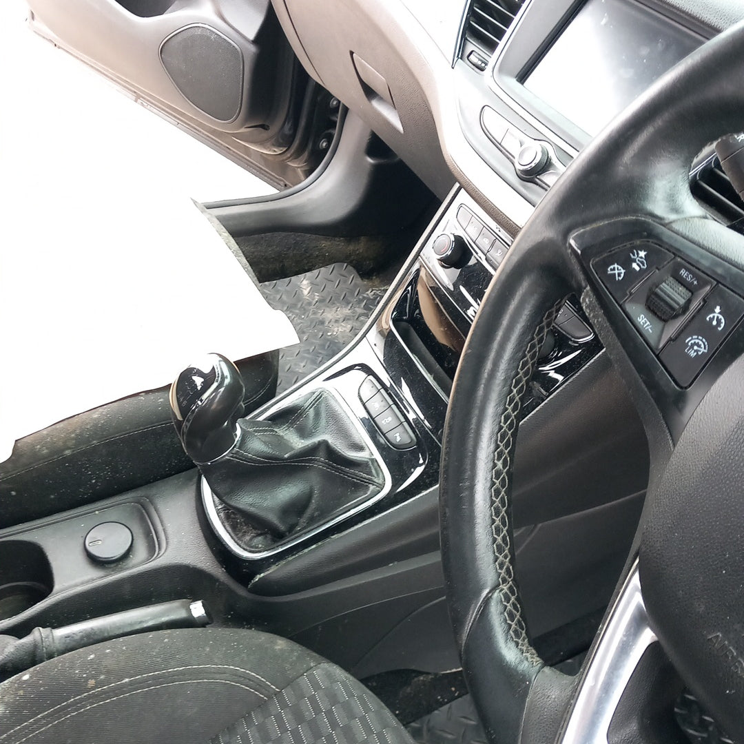 Opel Astra K 5-door 1,4 Turbo B14XFT 2015 снимки/ B1601