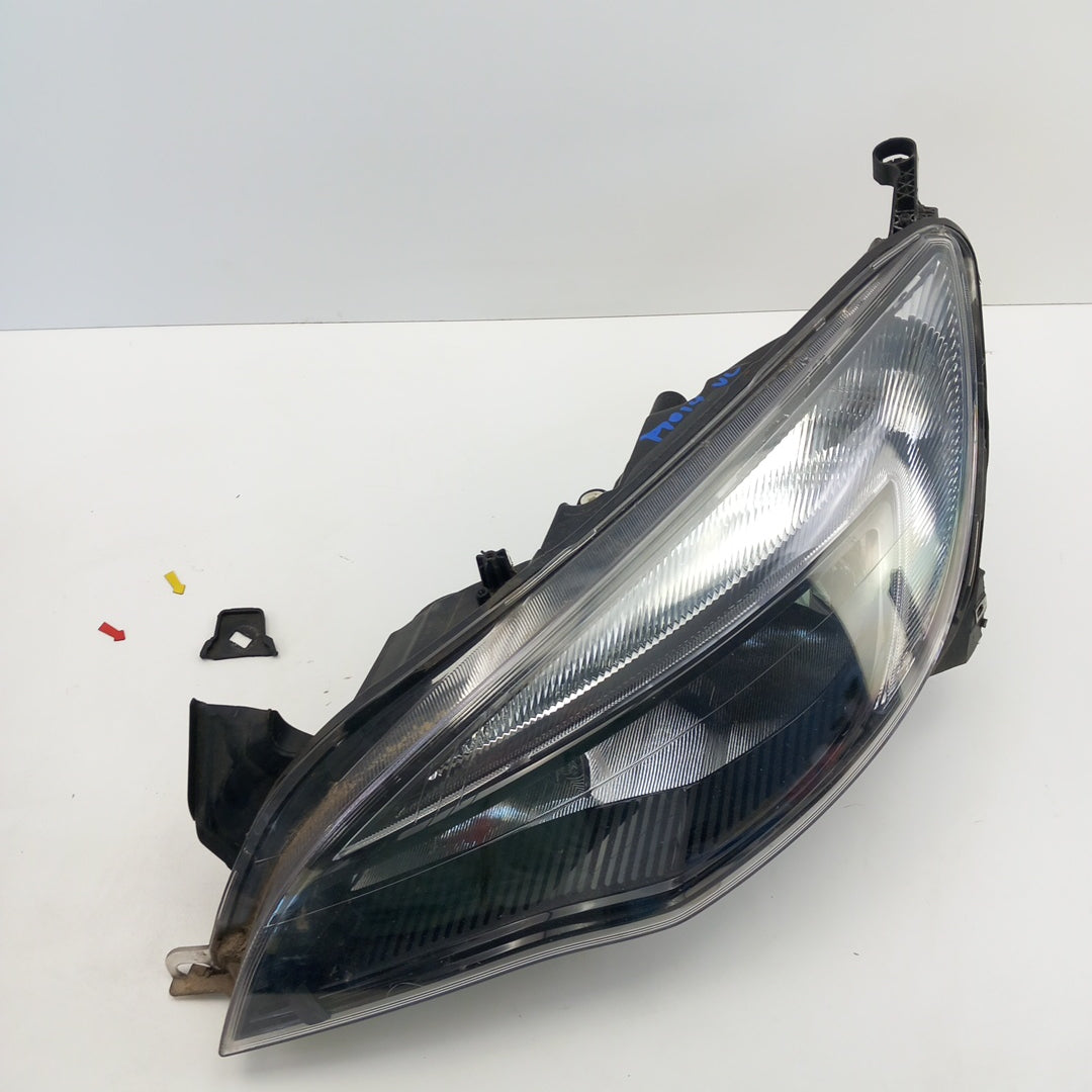 Фар ляв RHD schwarz nicht original Opel Astra J