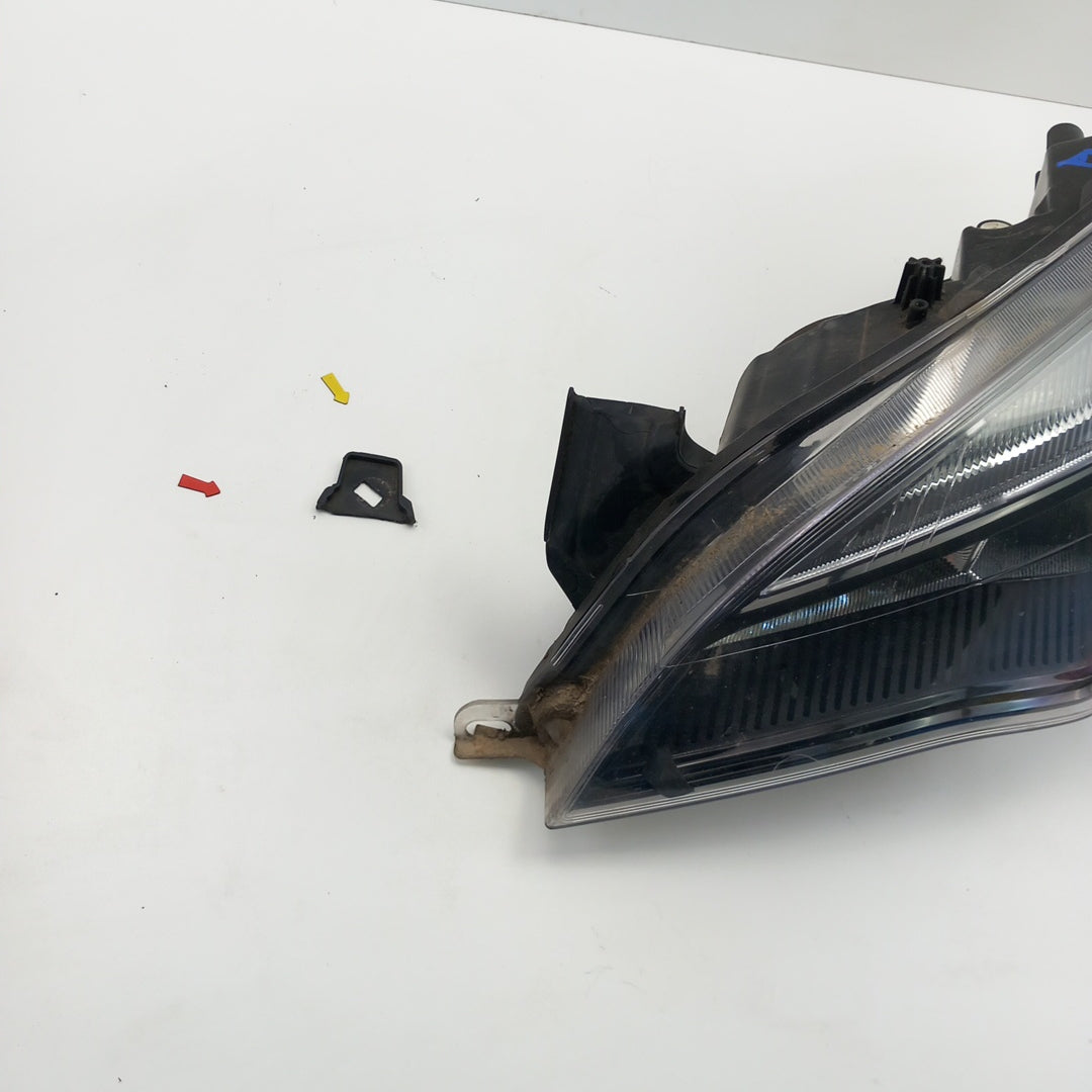 Фар ляв RHD schwarz nicht original Opel Astra J