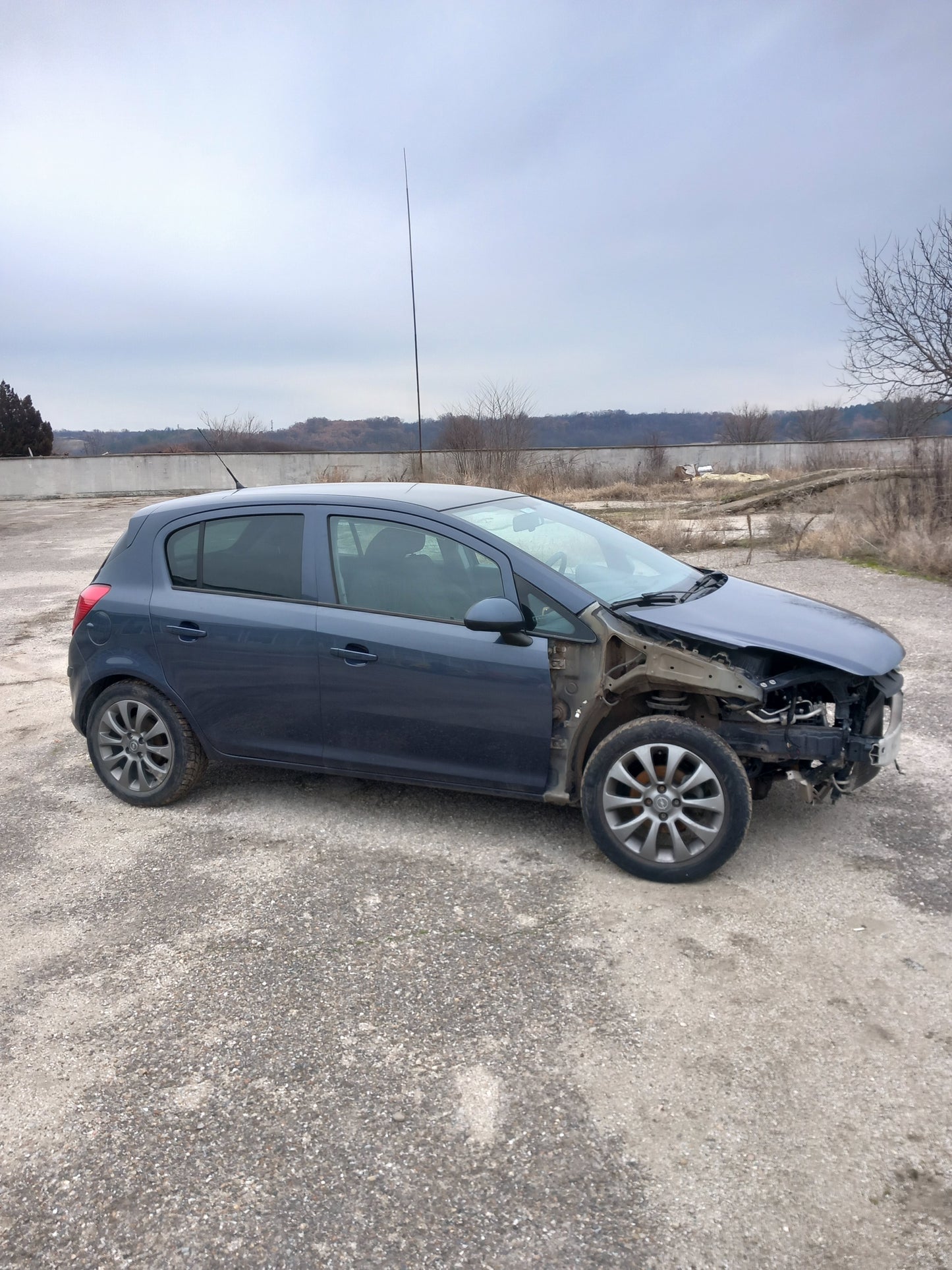 Opel Corsa D 1,2 A12XER metro blue 4/5 doors 2010 / S0721 снимки