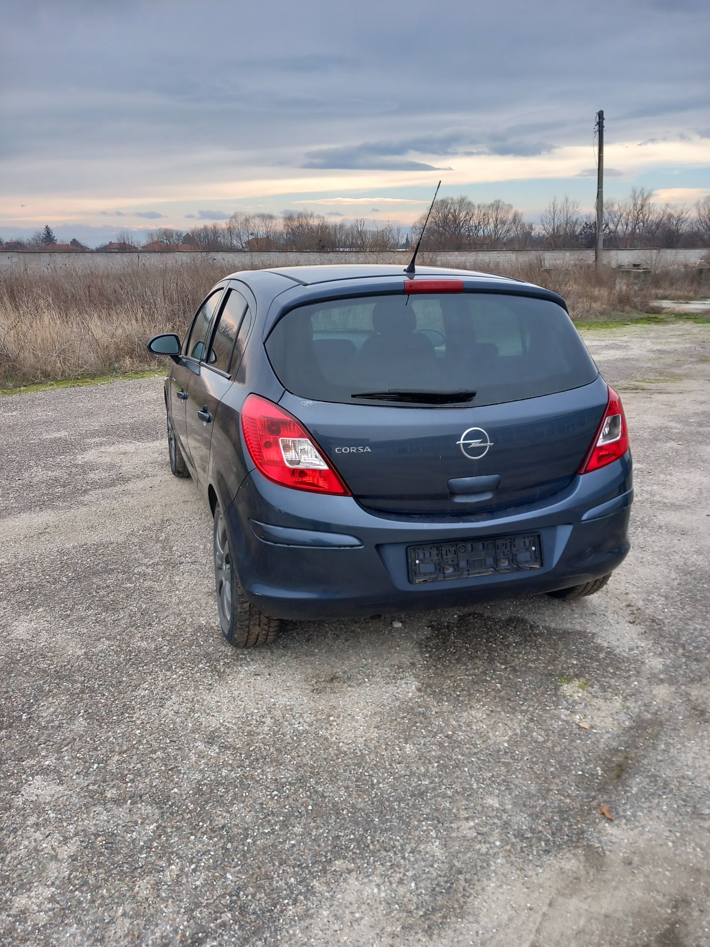 Opel Corsa D 1,2 A12XER metro blue 4/5 doors 2010 / S0721 снимки