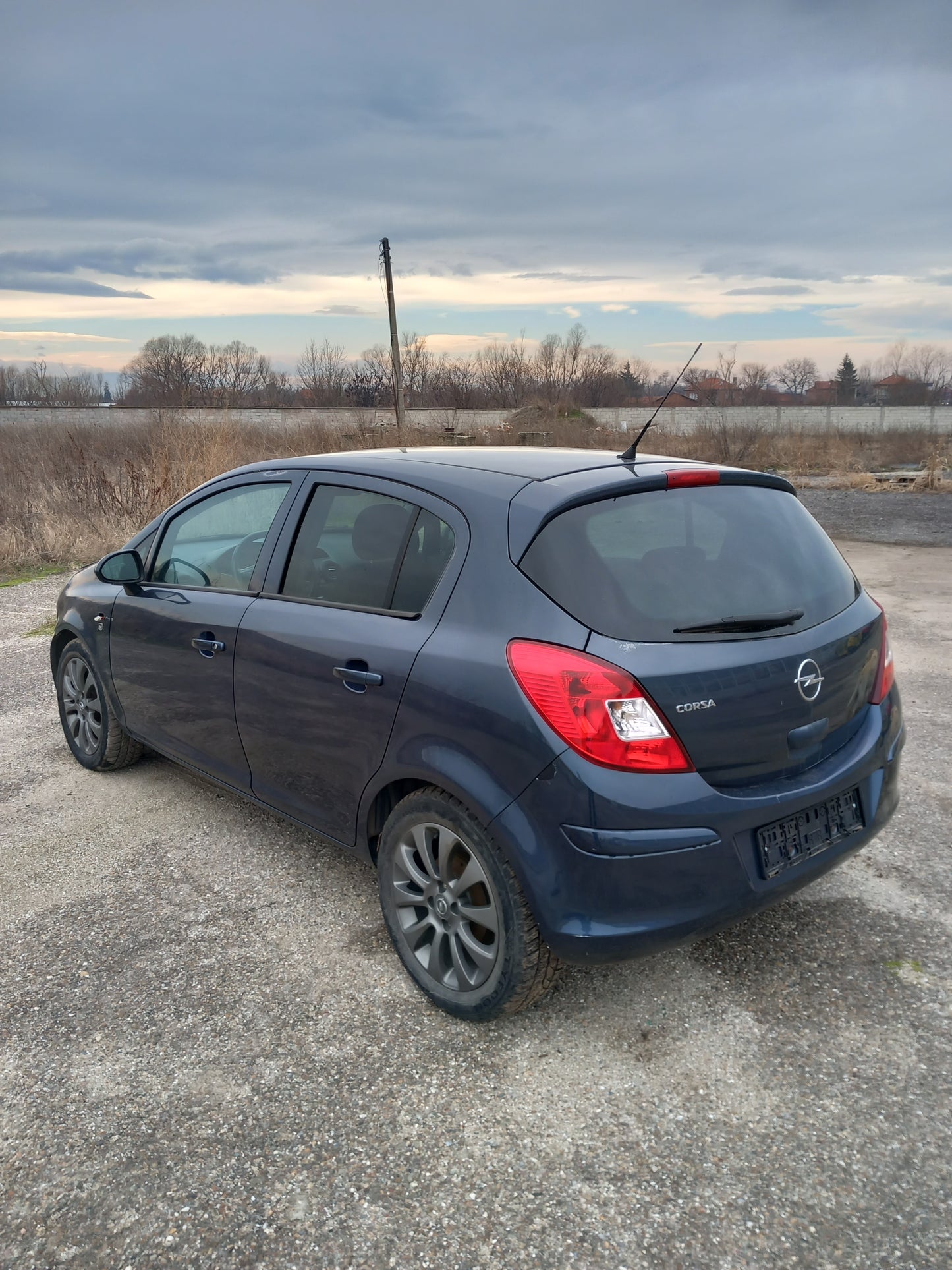 Opel Corsa D 1,2 A12XER metro blue 4/5 doors 2010 / S0721 снимки