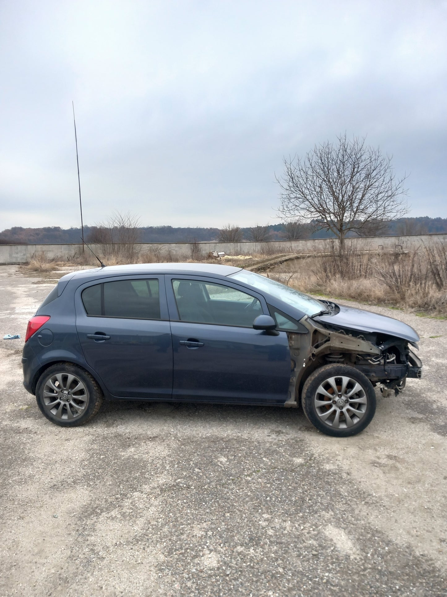 Opel Corsa D 1,2 A12XER metro blue 4/5 doors 2010 / S0721 снимки