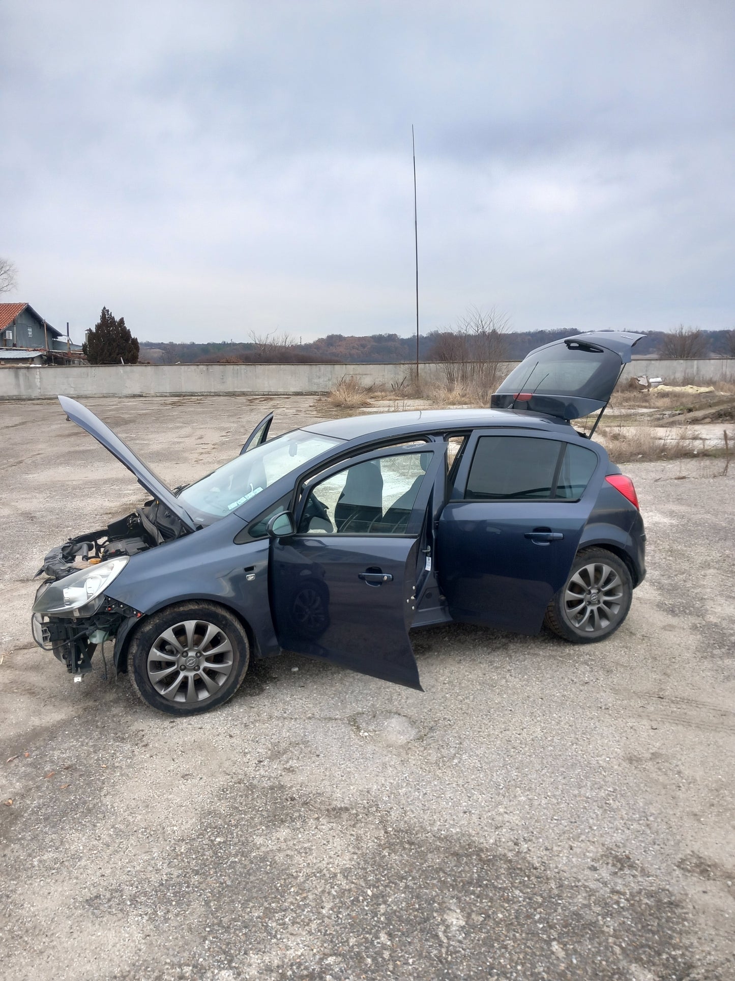 Opel Corsa D 1,2 A12XER metro blue 4/5 doors 2010 / S0721 снимки