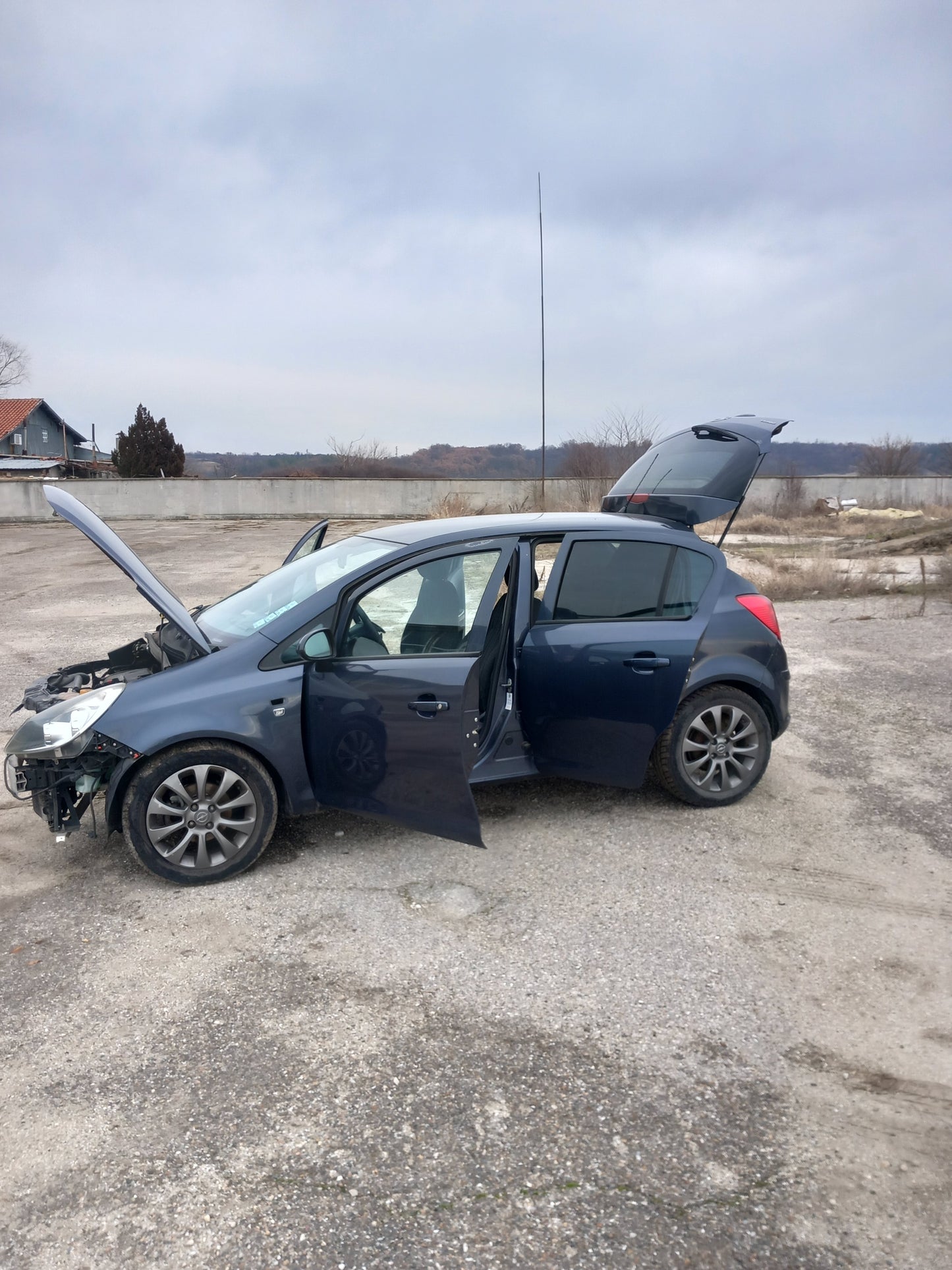 Opel Corsa D 1,2 A12XER metro blue 4/5 doors 2010 / S0721 снимки