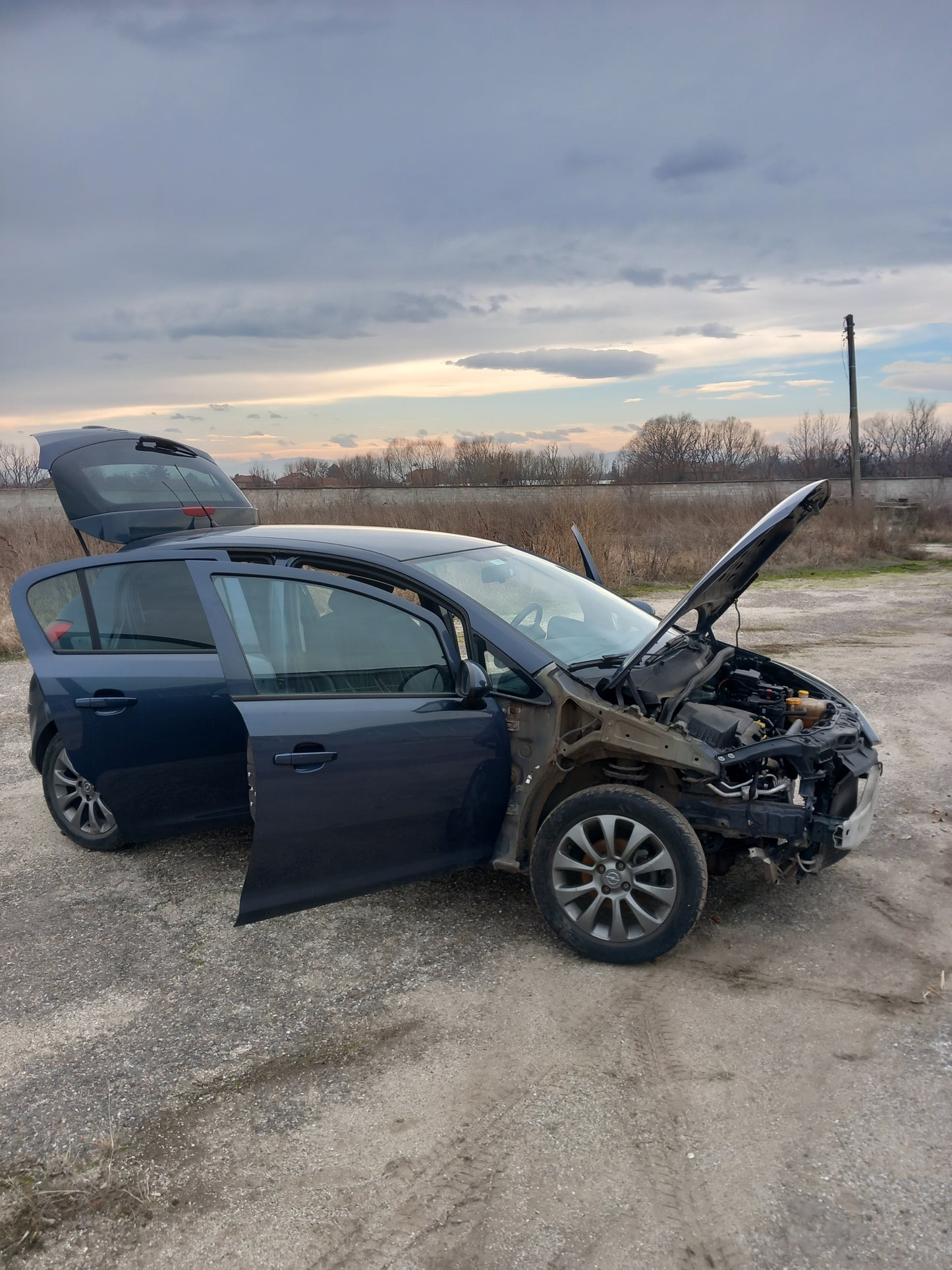 Opel Corsa D 1,2 A12XER metro blue 4/5 doors 2010 / S0721 снимки