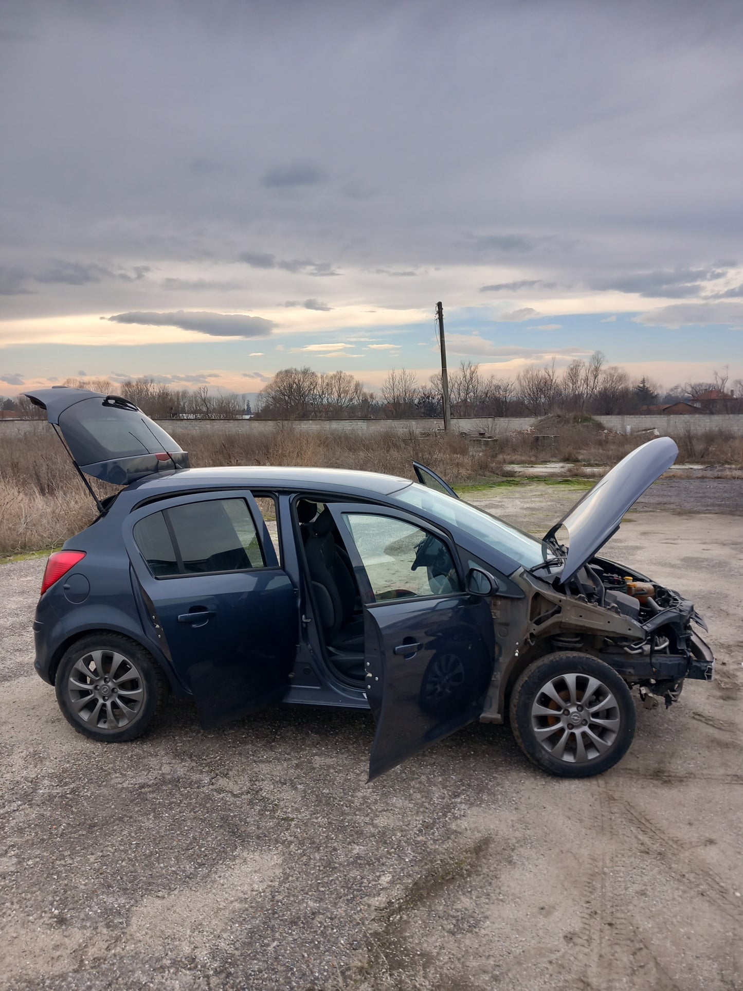 Opel Corsa D 1,2 A12XER metro blue 4/5 doors 2010 / S0721 снимки