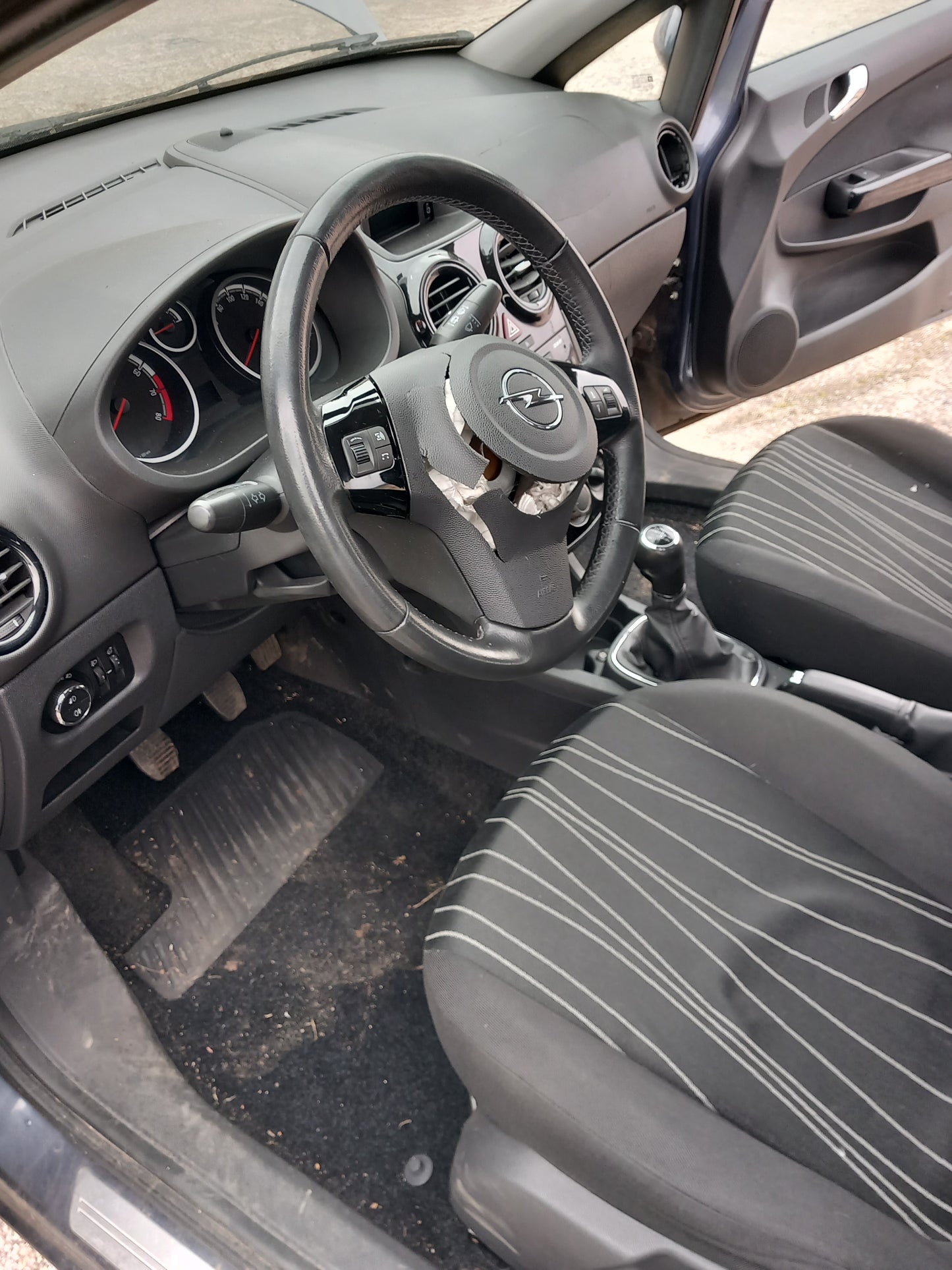 Opel Corsa D 1,2 A12XER metro blue 4/5 doors 2010 / S0721 снимки