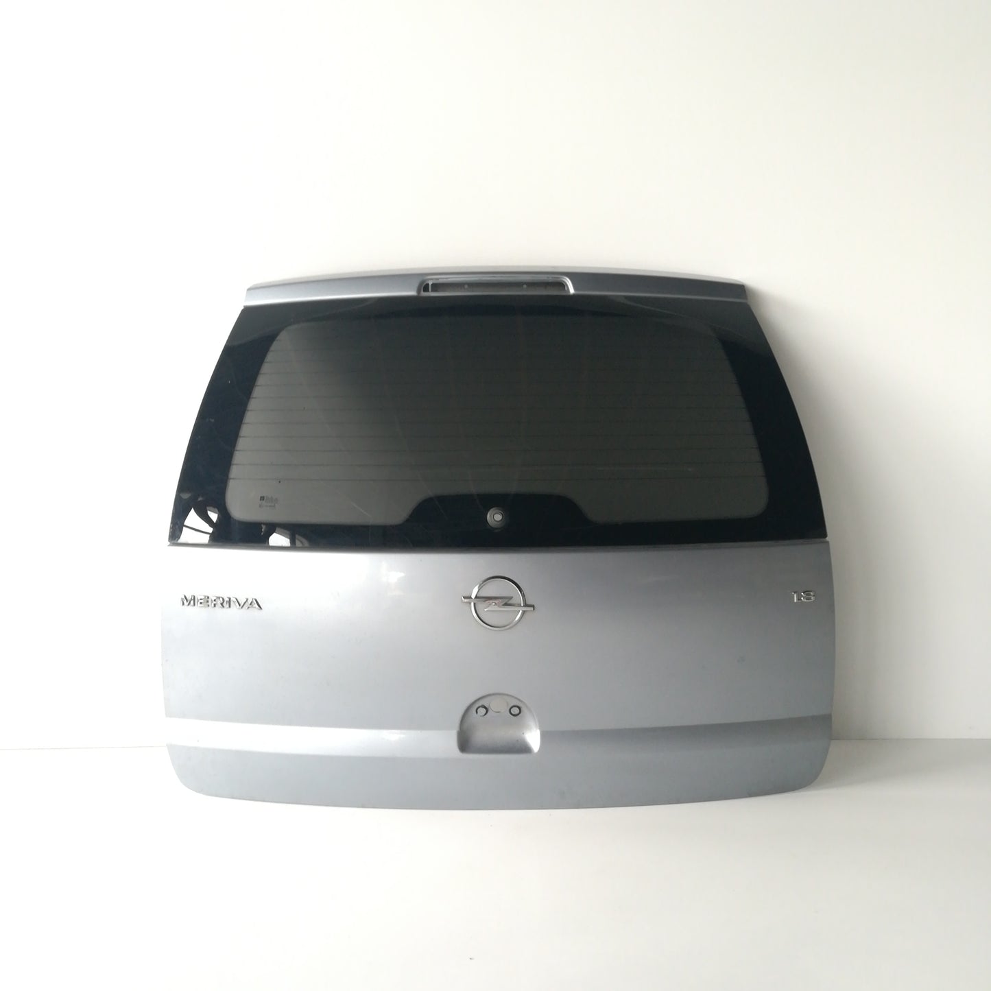 Капак багажник заден сив металик Z163 затъмнено стъкло Opel Meriva A