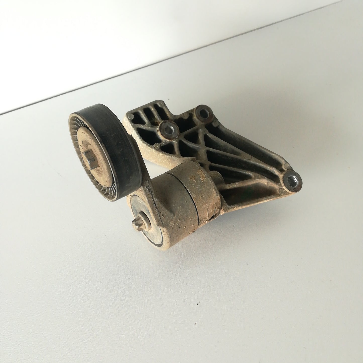 Стойка скоба генератор Opel Meriva A