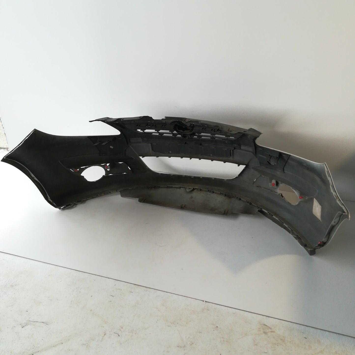 Броня предна бяла Z474 Opel Corsa D