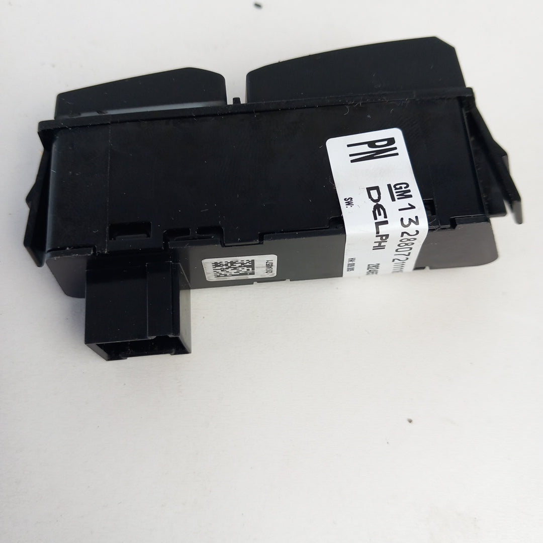 Копче ляв бутон черен ESP Opel Astra J