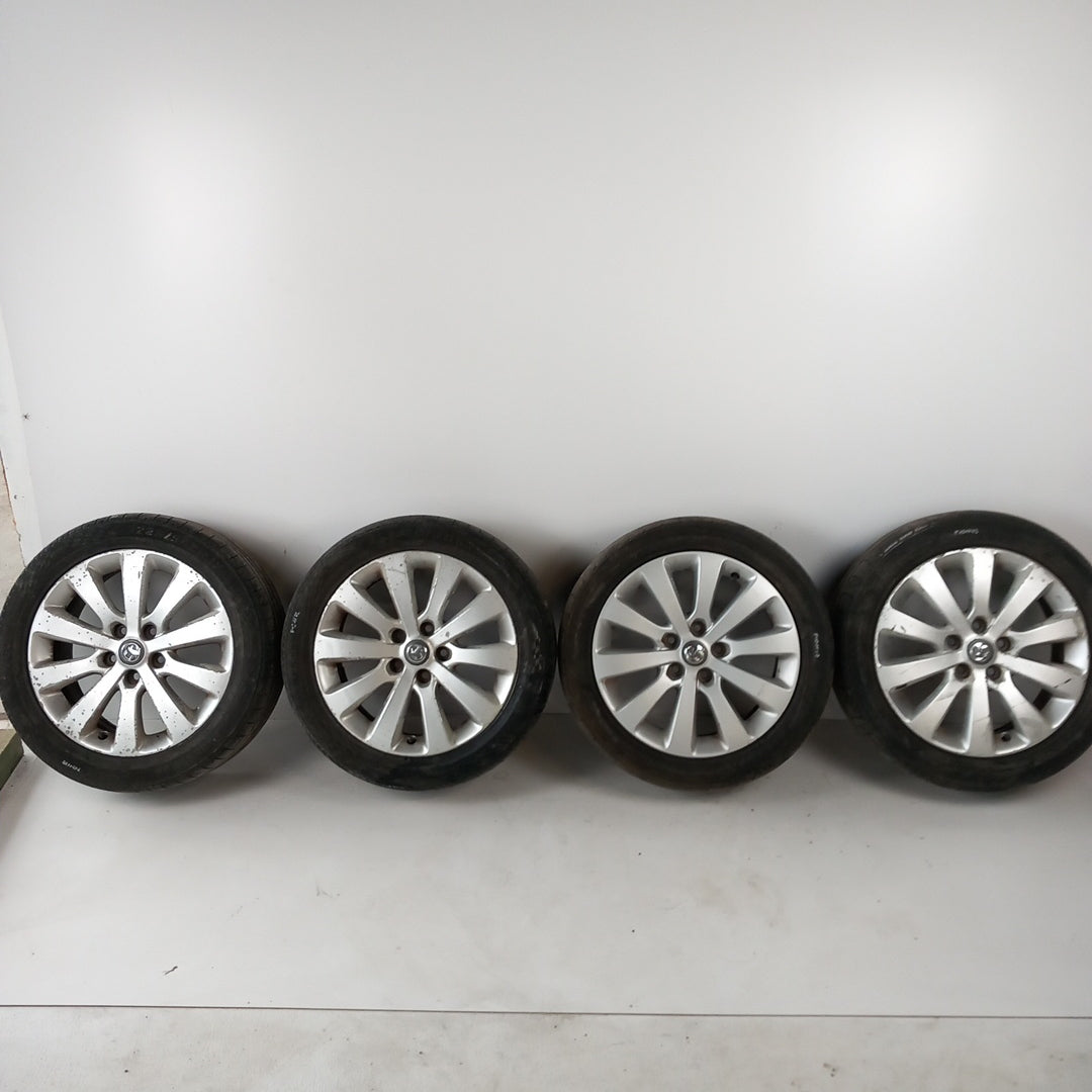 Комплект 17" цола алуминиеви джанти 17x7 HT 5x115 Opel Astra J