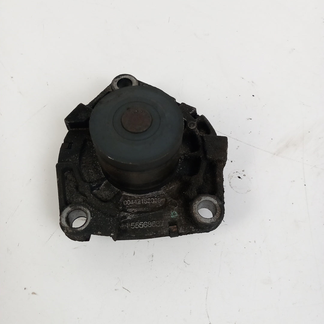 Водна помпа Opel Insignia A 2,0 CDTI