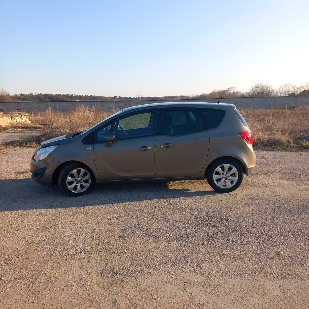 Opel Meriva B 1,7 CDTI A17DTS Brown 2011 / S1008 снимки