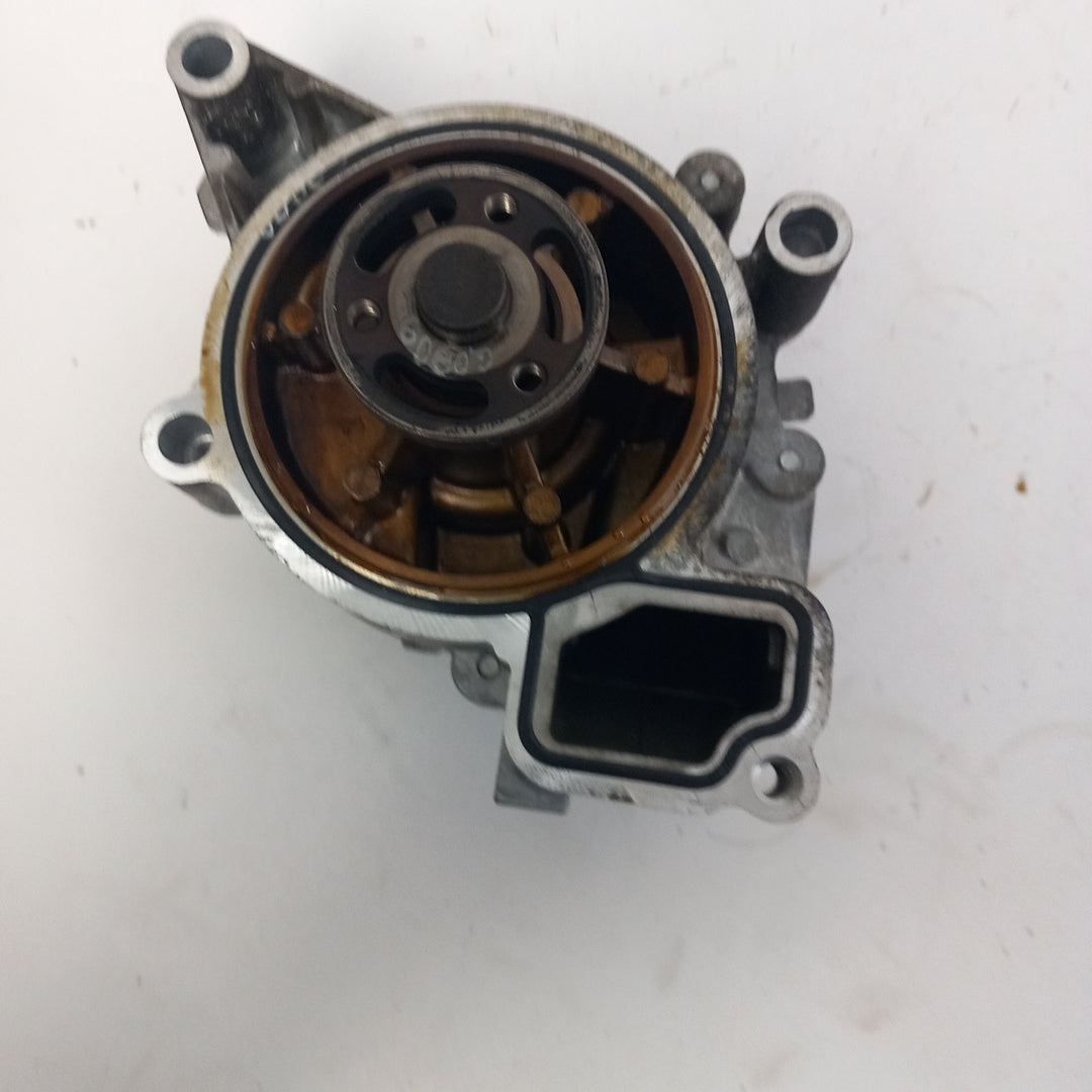 Водна помпа Opel Insignia A 2,0 Turbo