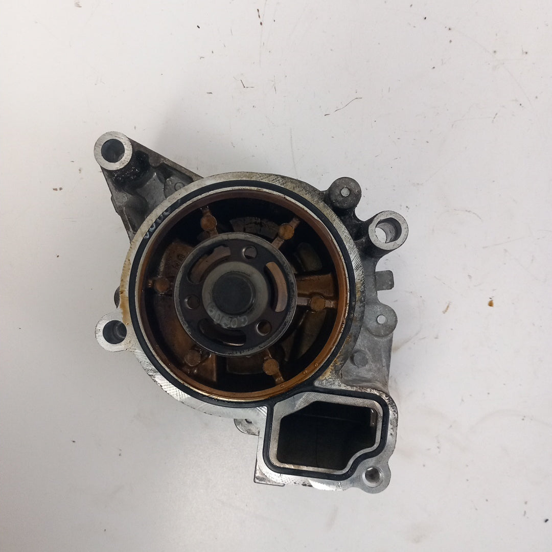 Водна помпа Opel Insignia A 2,0 Turbo