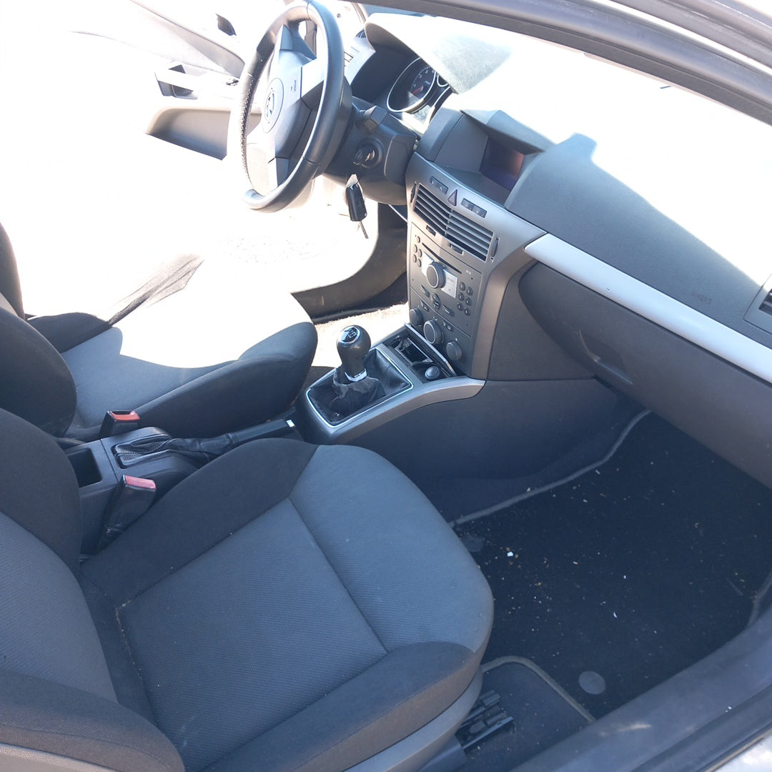 Opel Astra H GTC 1,8 Z18XE Silver / А0421 снимки