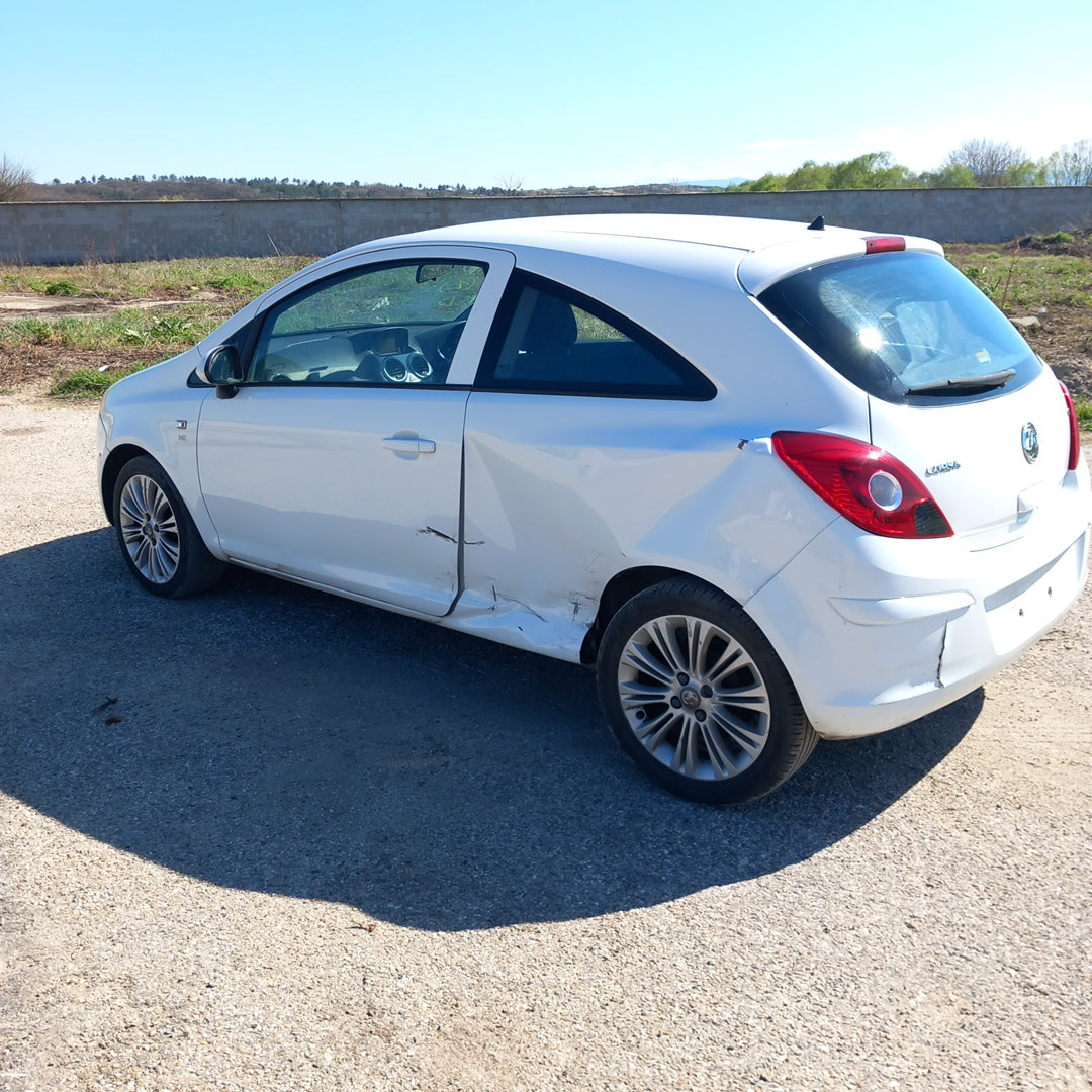 Opel Corsa D 1,4 Facelift A14XER white 3-doors 2011 / S0720 снимки