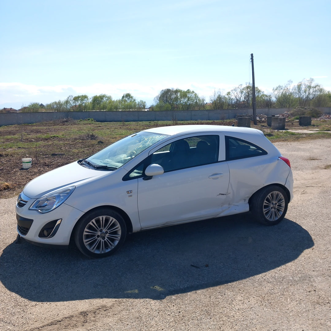 Opel Corsa D 1,4 Facelift A14XER white 3-doors 2011 / S0720 снимки