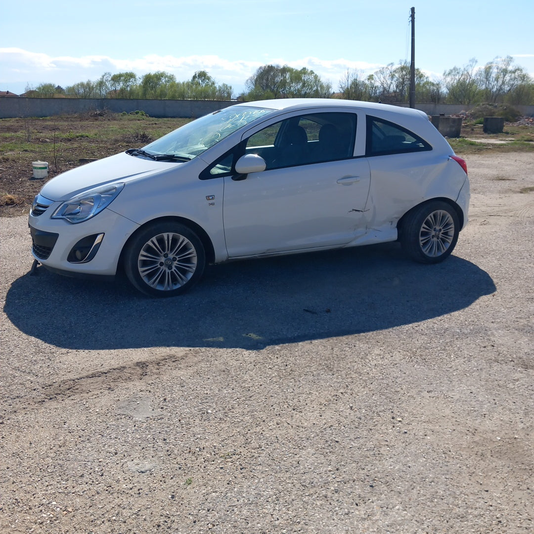 Opel Corsa D 1,4 Facelift A14XER white 3-doors 2011 / S0720 снимки