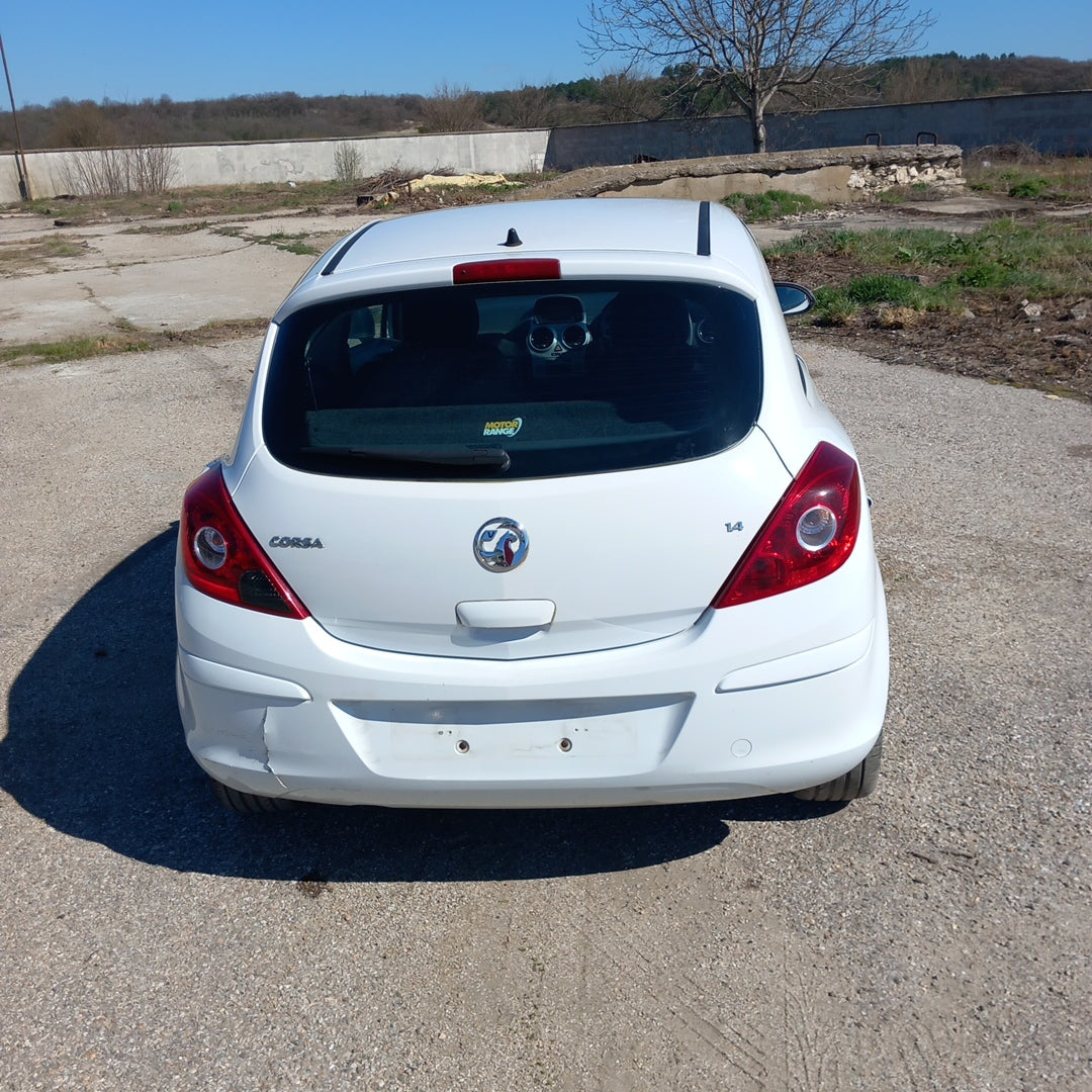 Opel Corsa D 1,4 Facelift A14XER white 3-doors 2011 / S0720 снимки