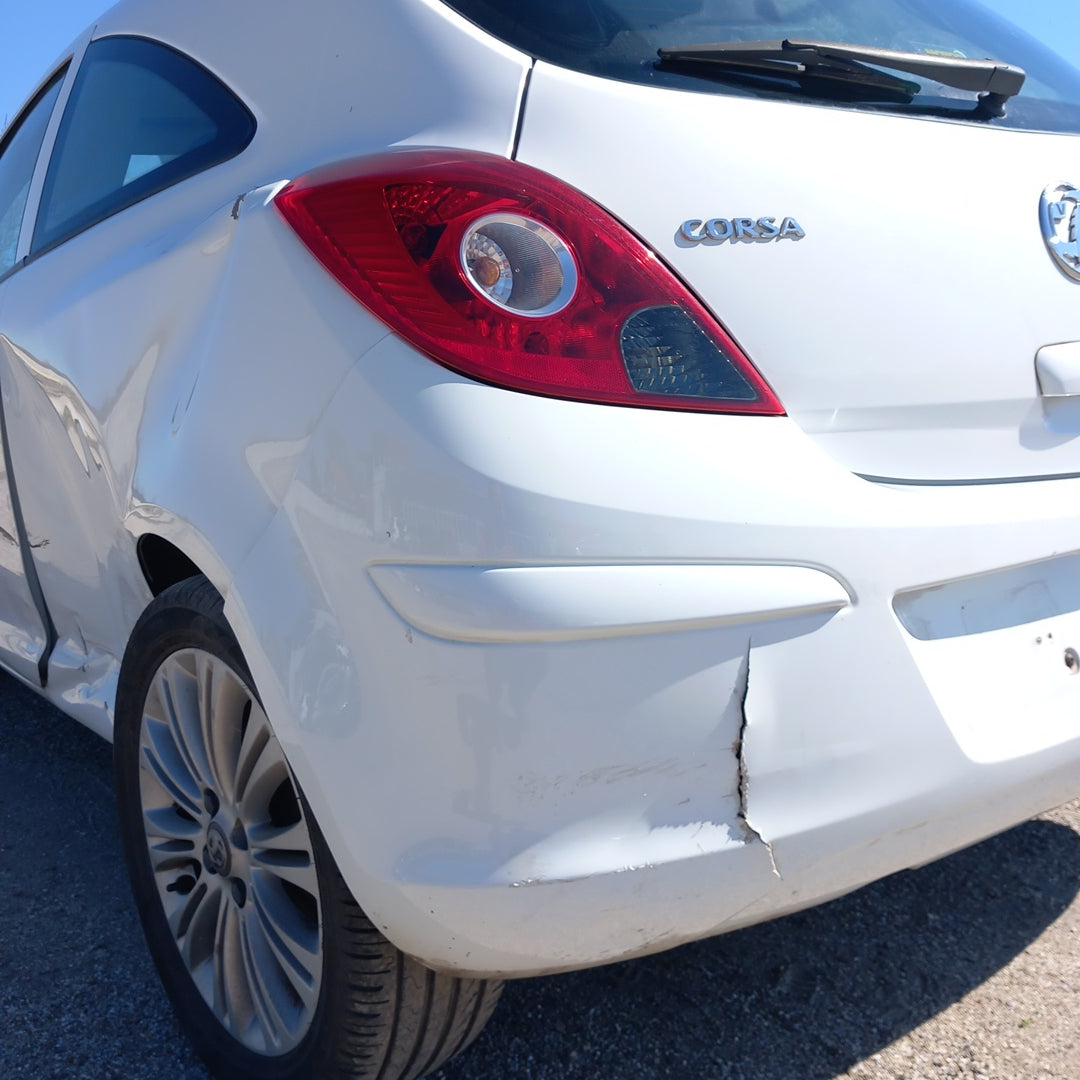 Opel Corsa D 1,4 Facelift A14XER white 3-doors 2011 / S0720 снимки
