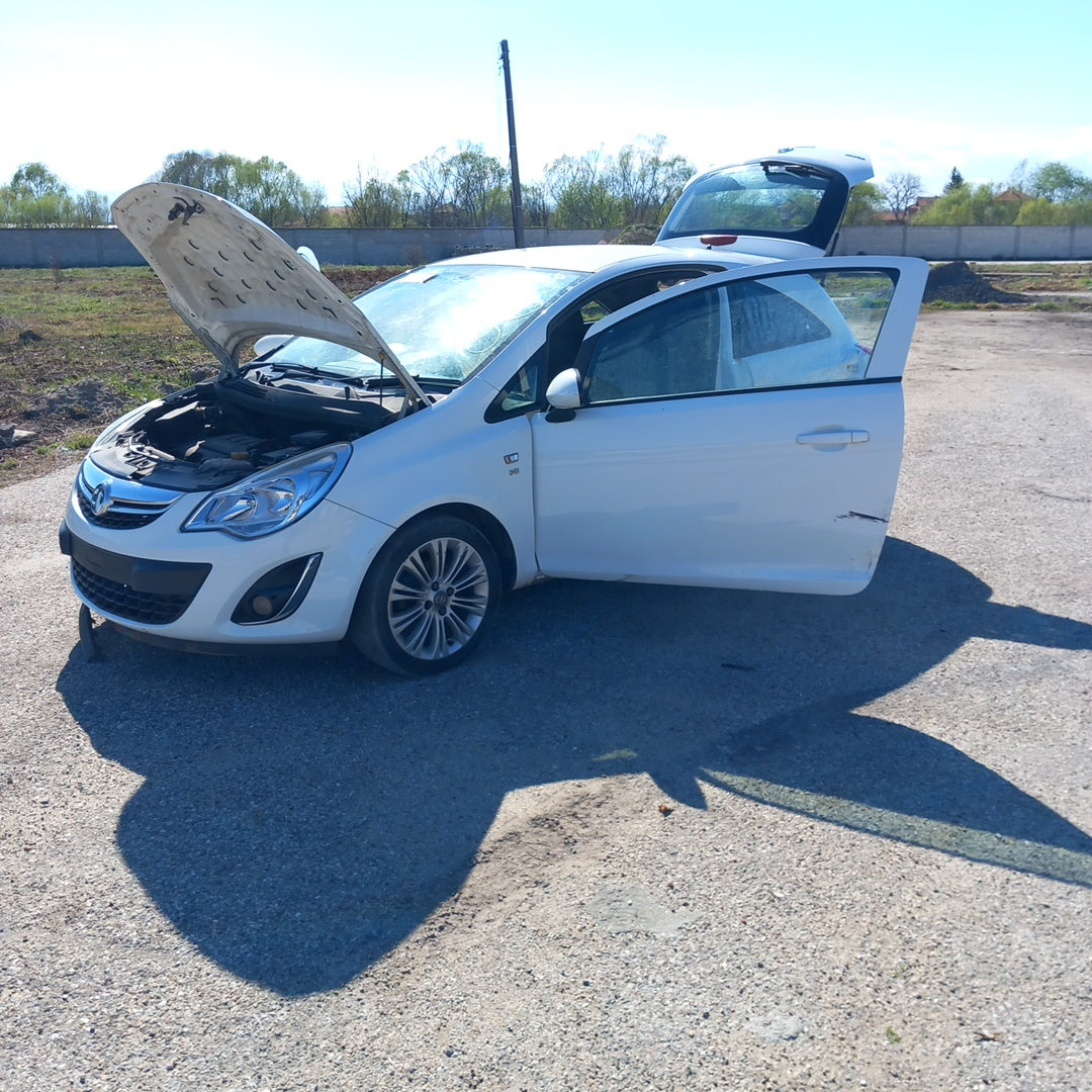 Opel Corsa D 1,4 Facelift A14XER white 3-doors 2011 / S0720 снимки