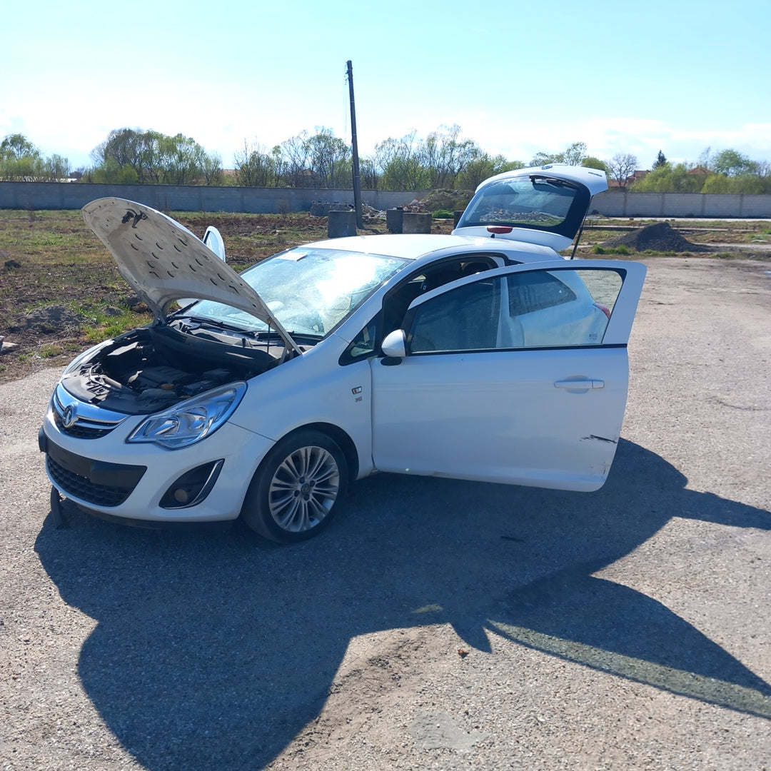 Opel Corsa D 1,4 Facelift A14XER white 3-doors 2011 / S0720 снимки